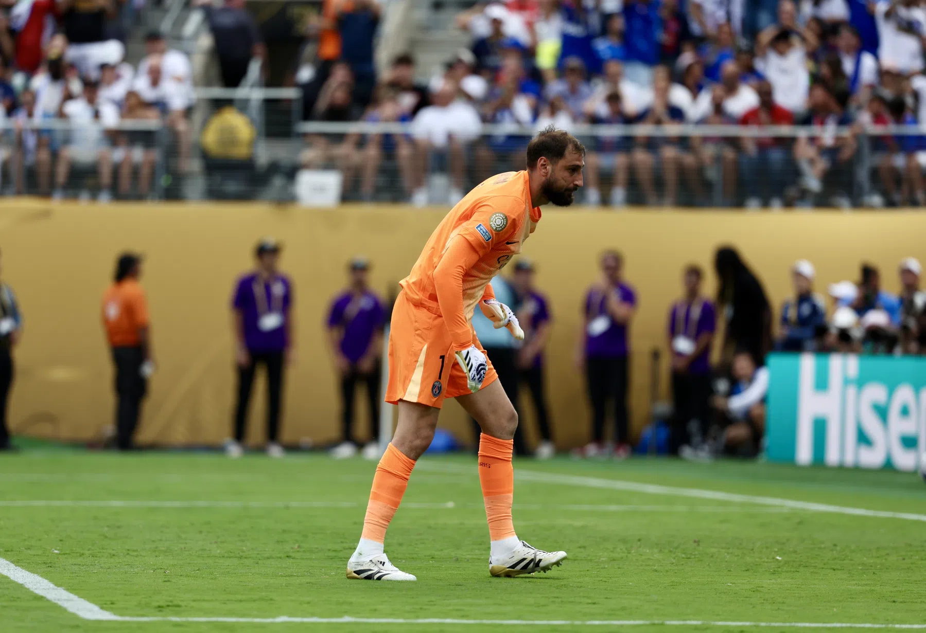 Agent Donnarumma snoeihard voor PSG: 'Er is nul komma nul respect'