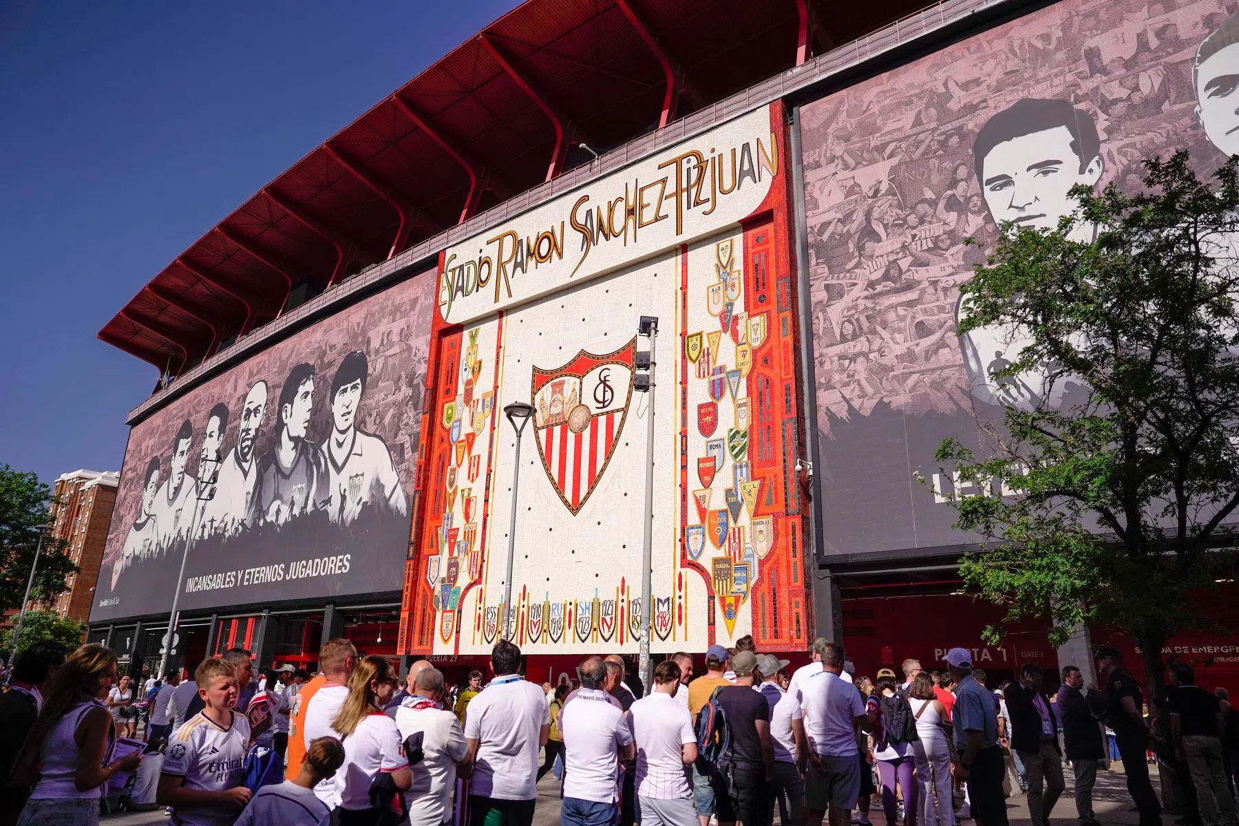 Paniek in Sevilla: club kan maar twaalf spelers inschrijven
