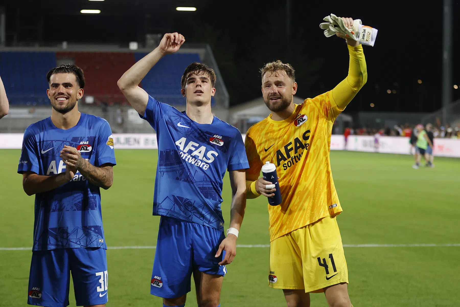 AZ op Rapport: Meerdink kan kans niet verzilveren, 'Zoet in Oranje'