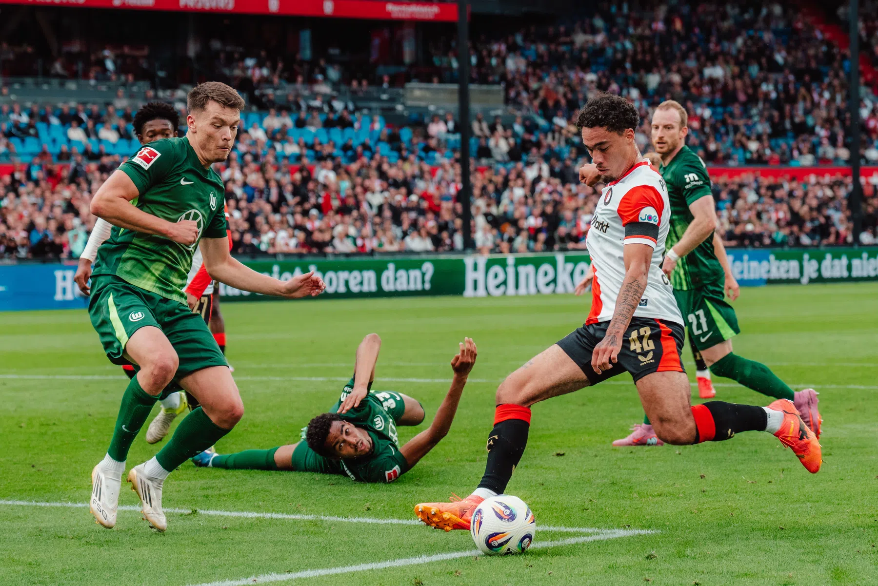 NAC klopt aan bij Feyenoord en streept opnieuw vurig doelwit af