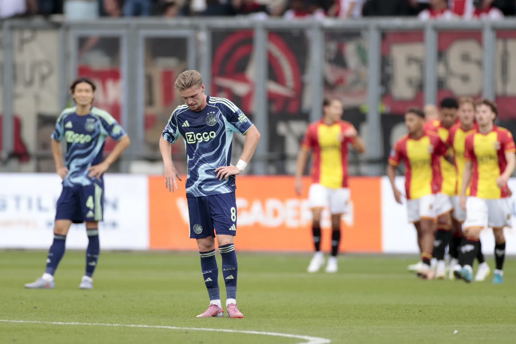 Ajax blijft na spectaculaire eerste helft steken op gelijkspel tegen Go Ahead