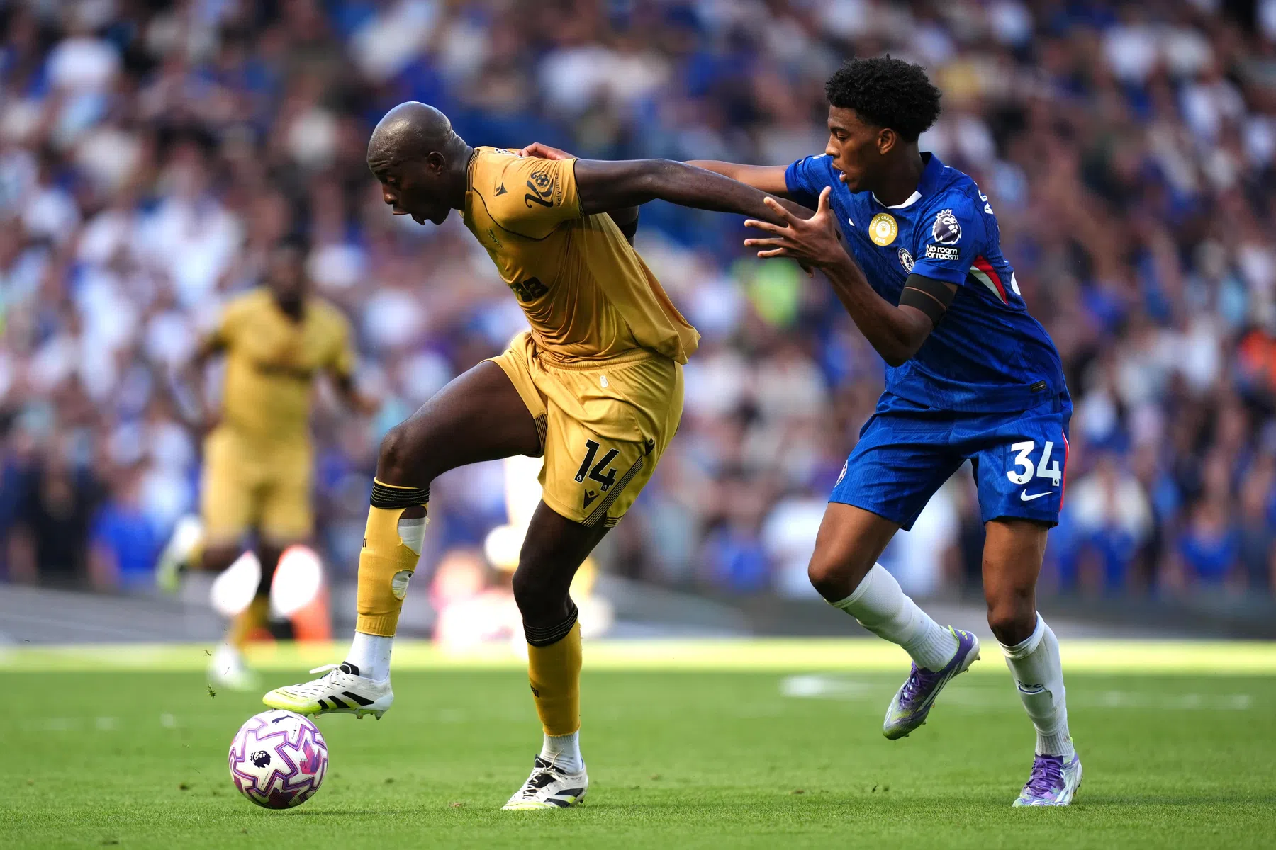 Chelsea morst direct, ongelukkige rol Van den Berg bij Brentford