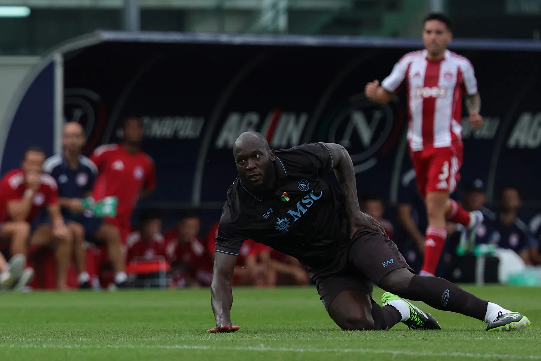 Napoli mogelijk weer transfermarkt op vanwege operatie voor Lukaku