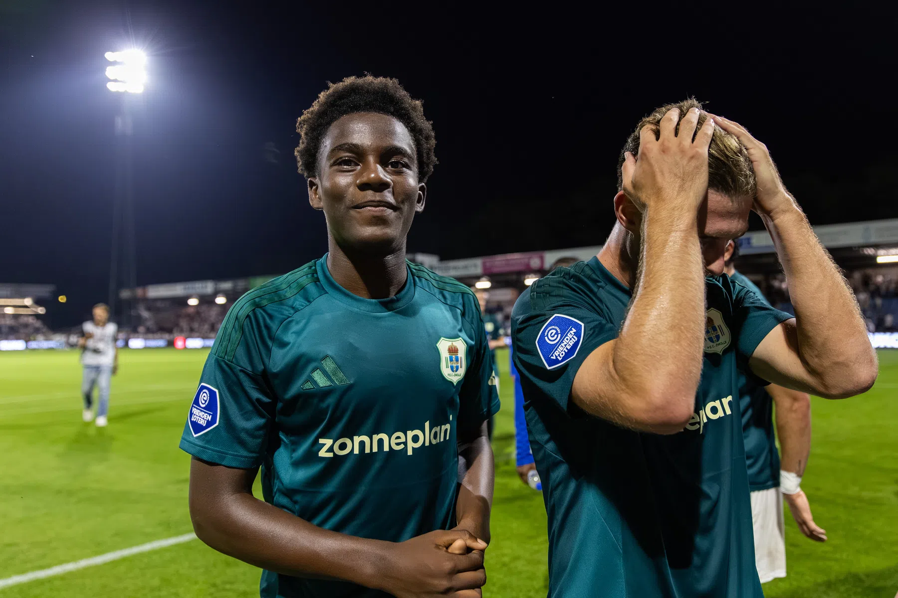 De jongste Eredivisie-speler aller tijden krijgt niet veel ruimte om gek te doen