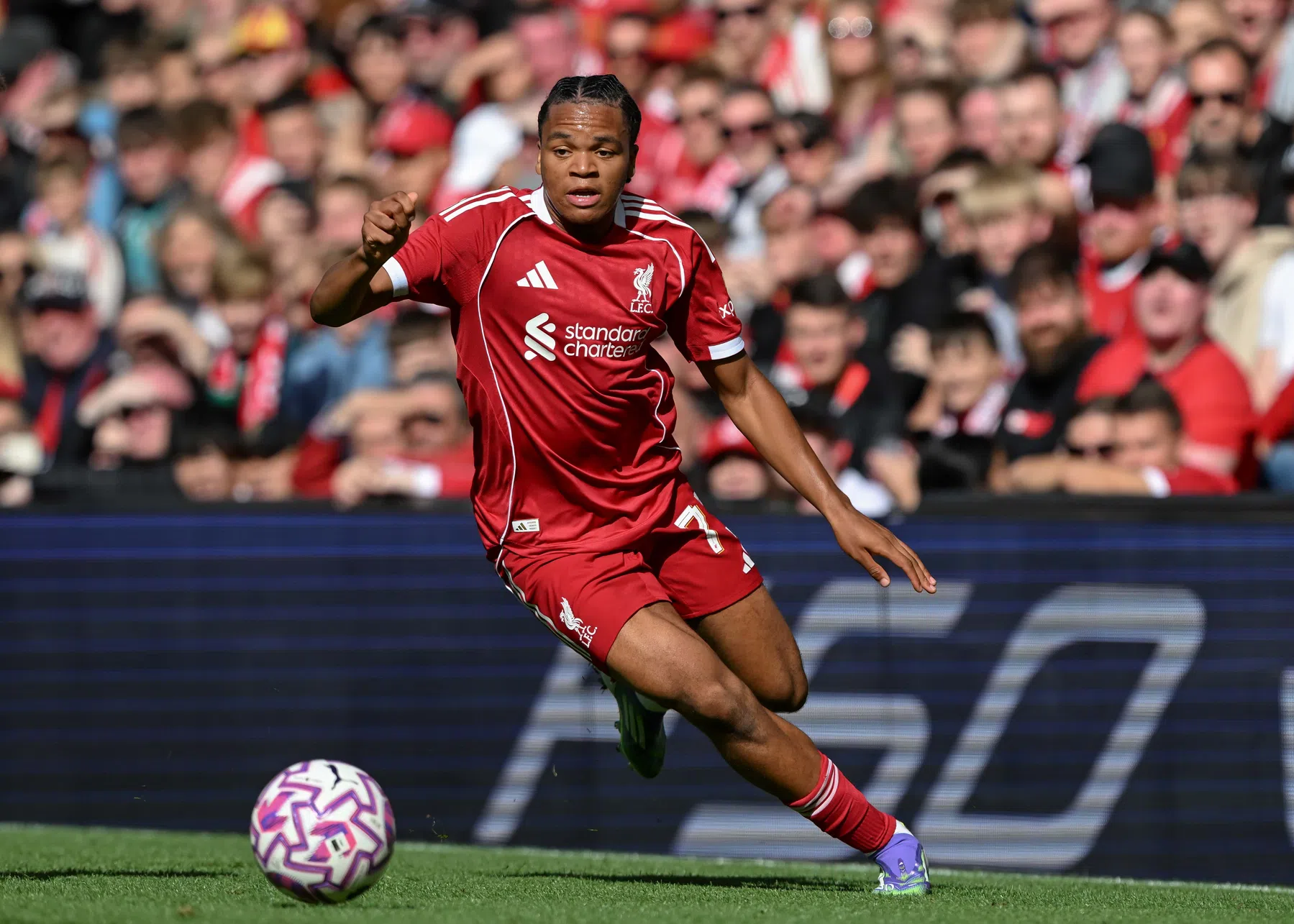Dit is het wonderkind dat Liverpool naar een late zege schoot