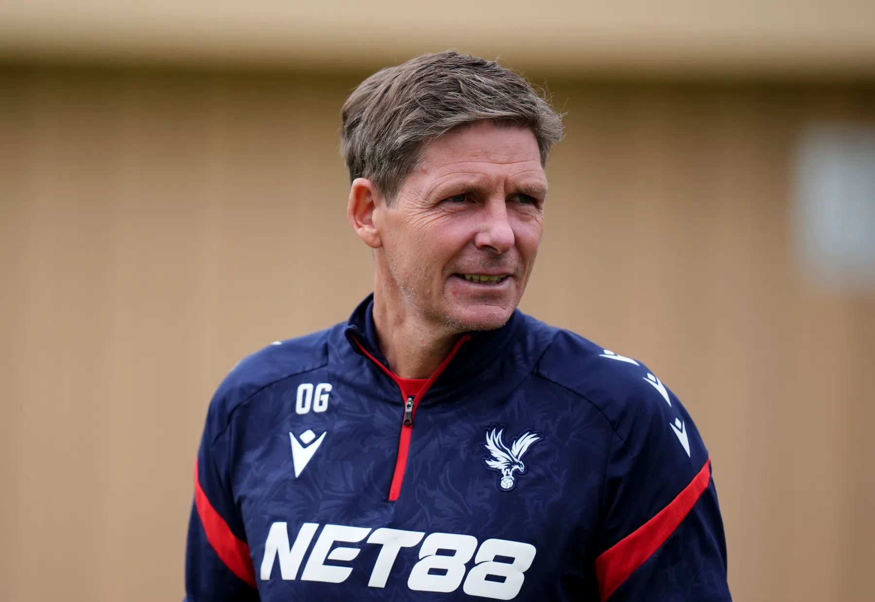 Glasner houdt bij Europees debuut Crystal Palace vast aan gewilde Guéhi en Eze