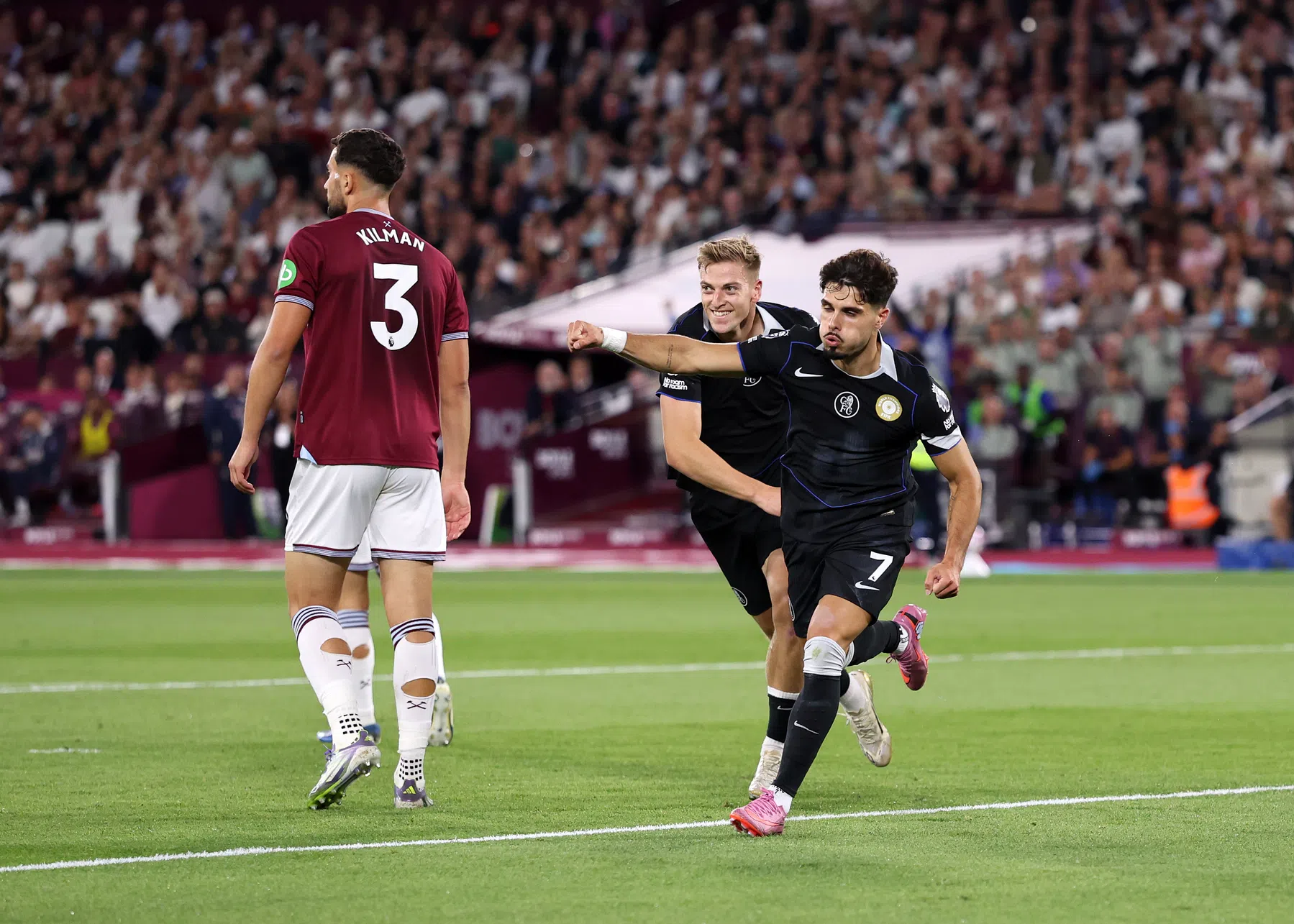 Hato debuteert bij imponerende zege van Chelsea