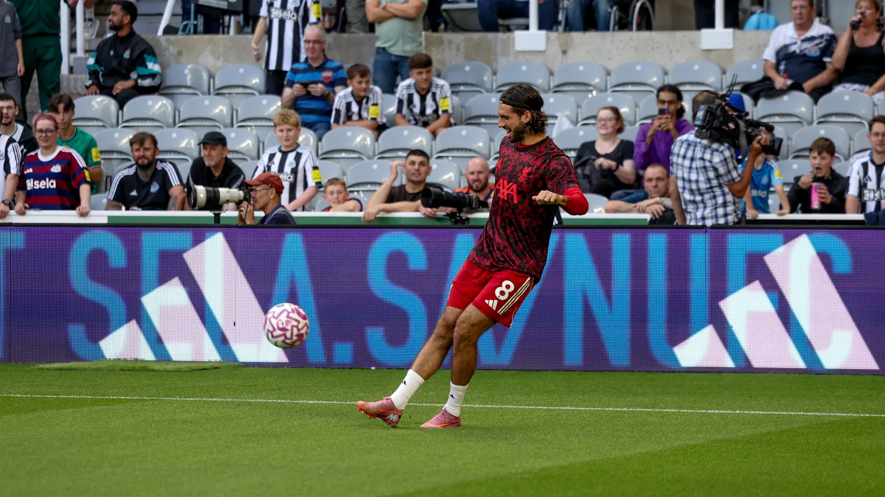 Szoboszlai rechtsback bij Liverpool: Slot verklaart opvallende keuze