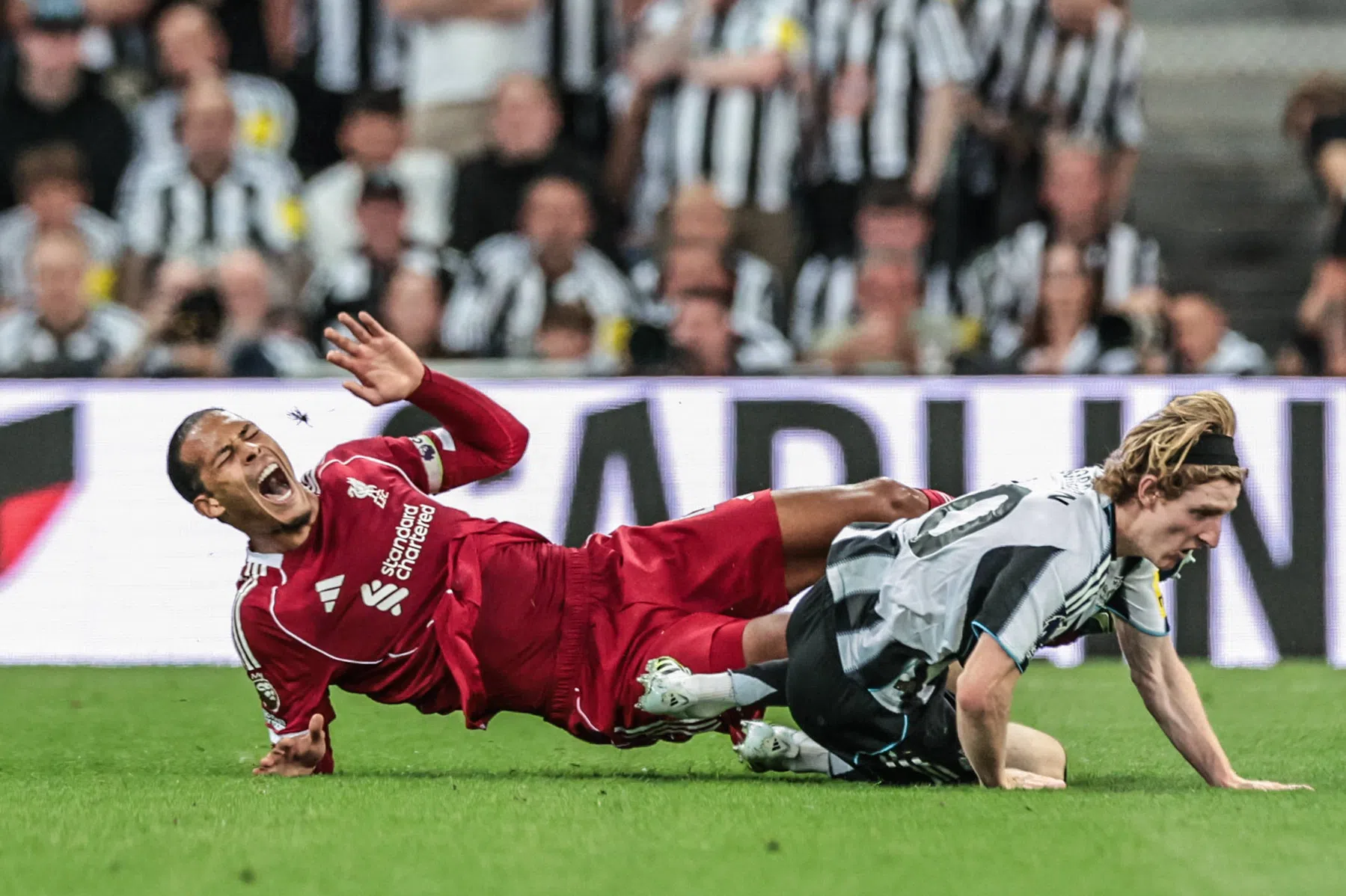 Een opgeluchte Virgil van Dijk sprak na afloop met de media