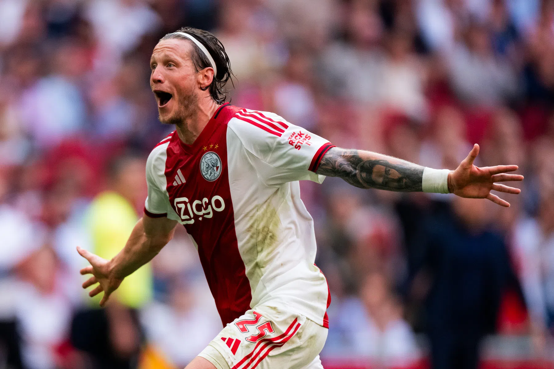 Weghorst bewijst niet alleen met goals al direct zijn waarde voor Ajax