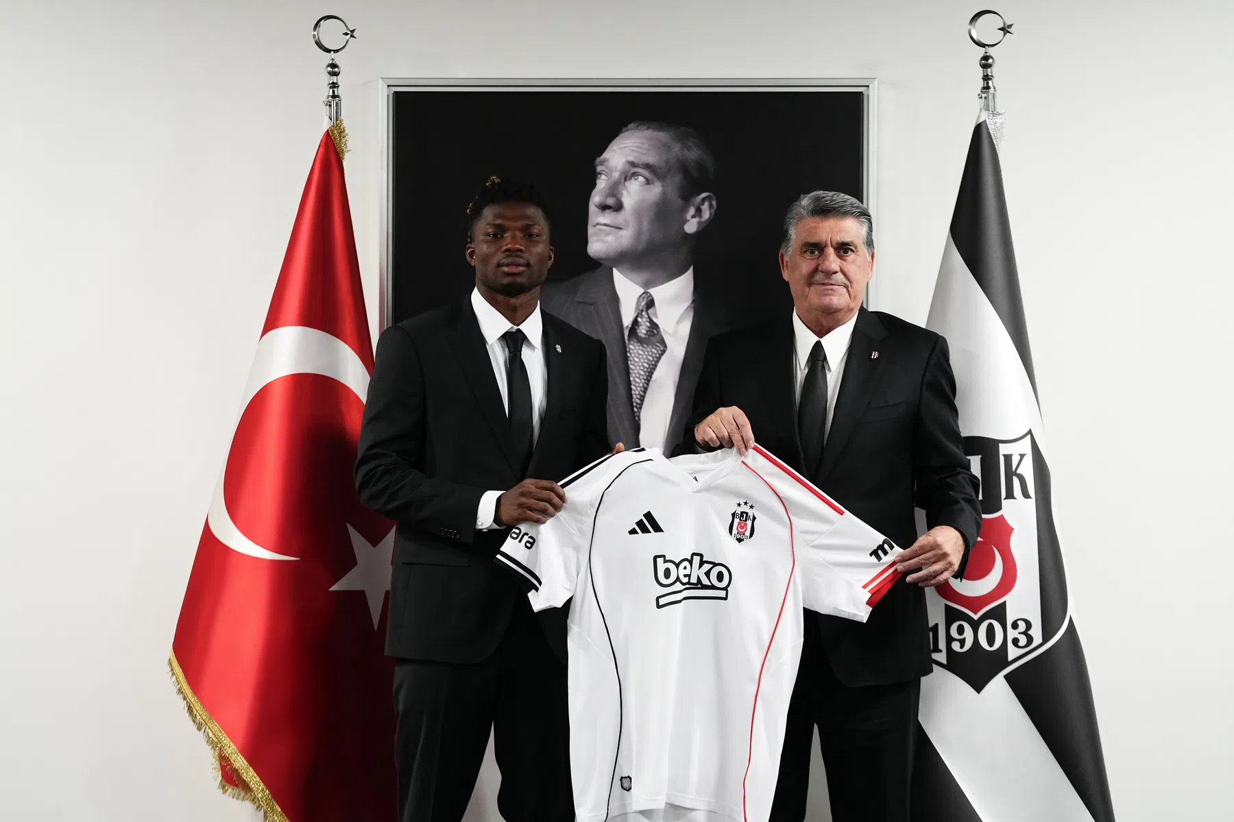 Besiktas presenteert Feyenoord-target Touré