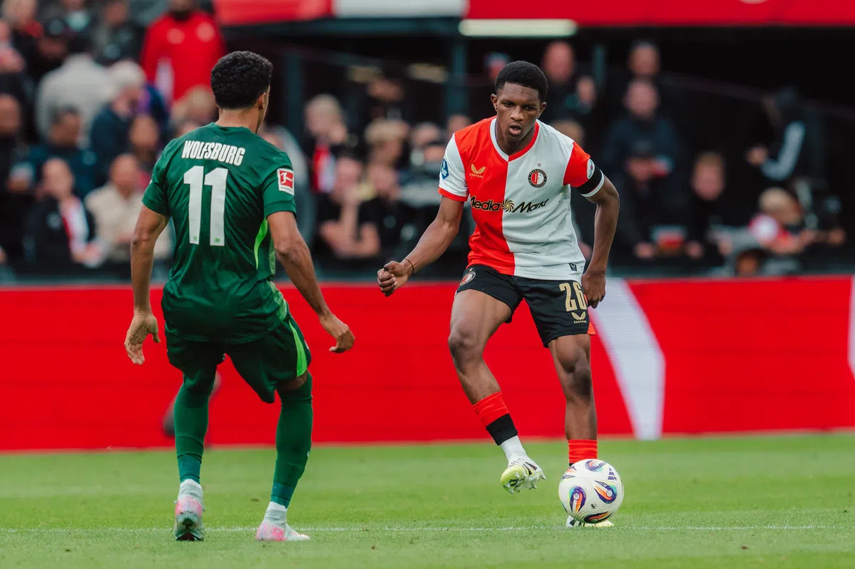 Onverbiddelijk Feyenoord negeert miljoenenbod op Read