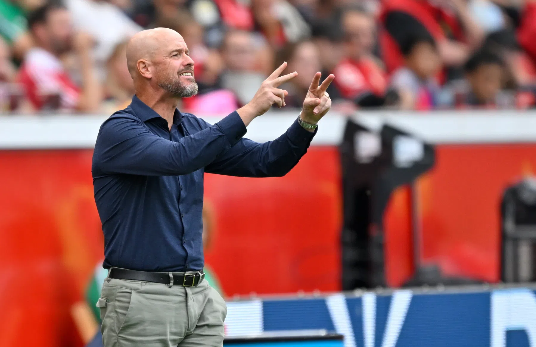 Ten Hag komt met goed nieuws over Tillman en kijkt uit naar weerzien met Bosz
