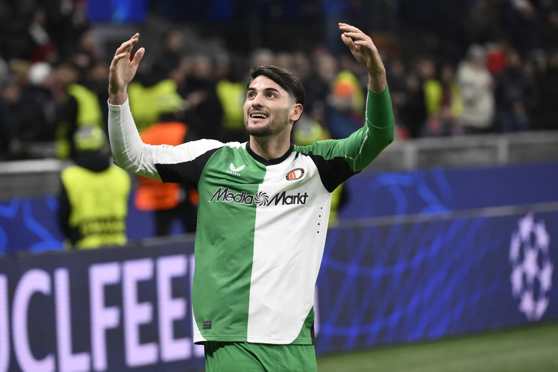 Feyenoord en Leicester in gesprek over transfer Carranza