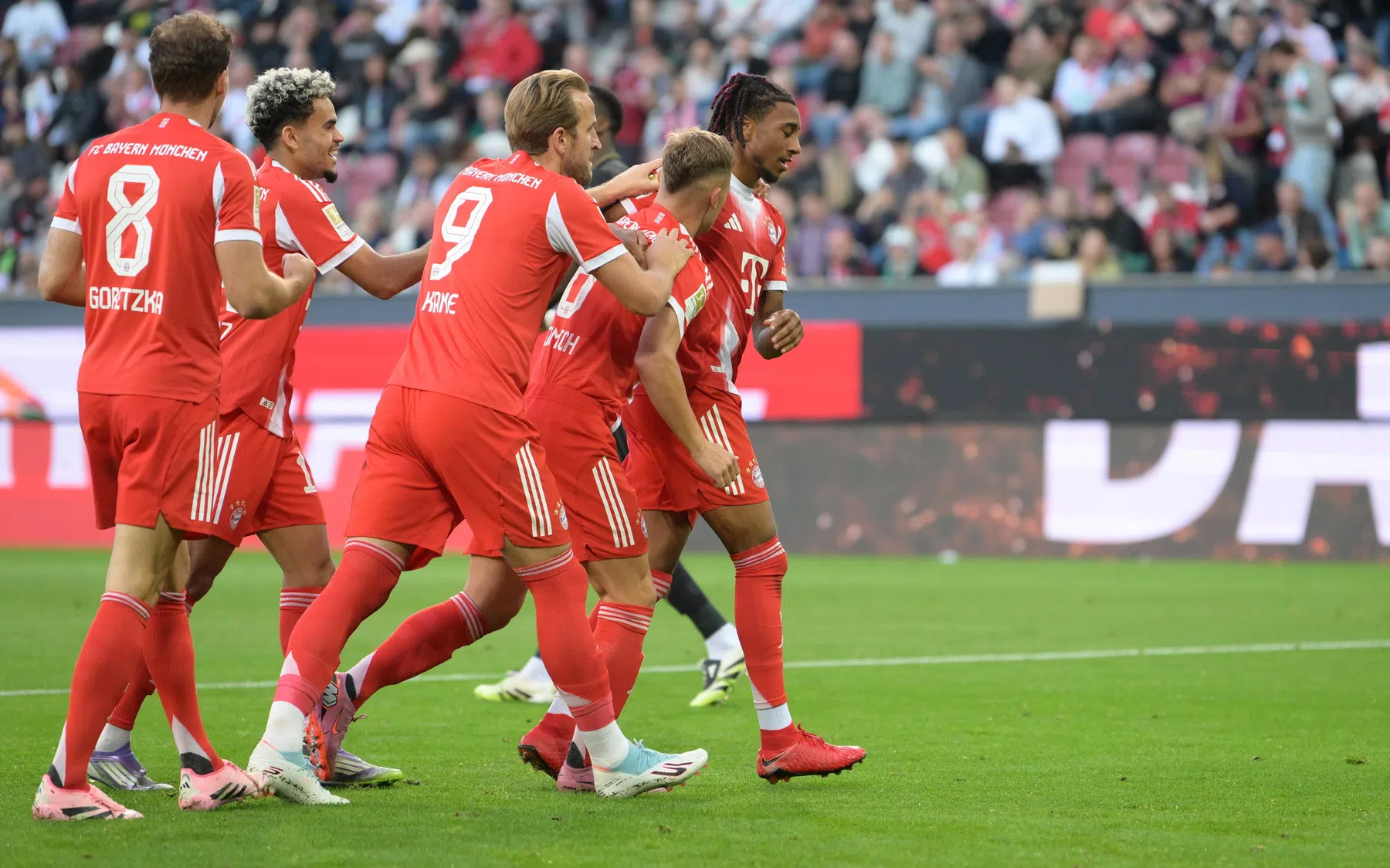 Jubilerende Kane helpt Bayern aan volgende zege in Bundesliga