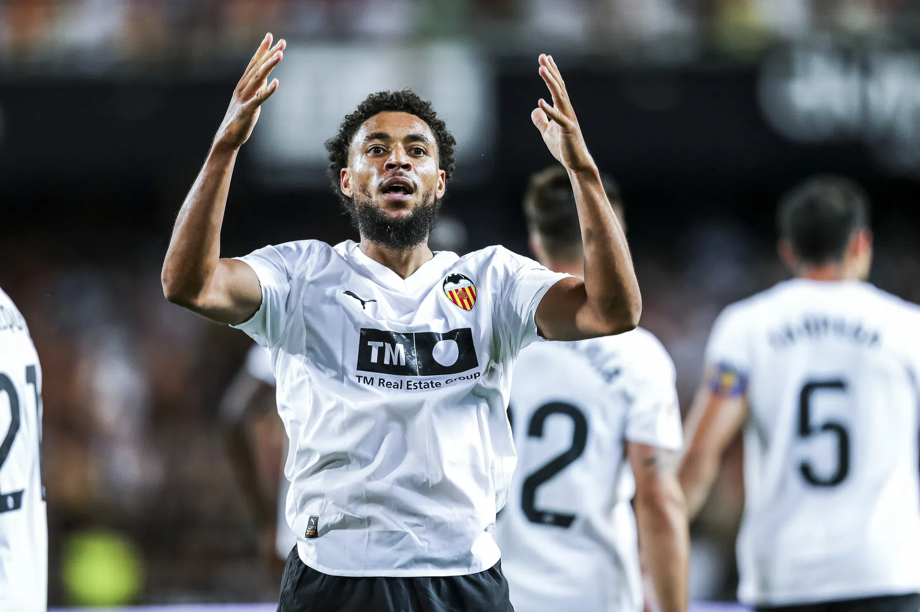 Danjuma helpt Valencia aan eerste zege met eerste treffer