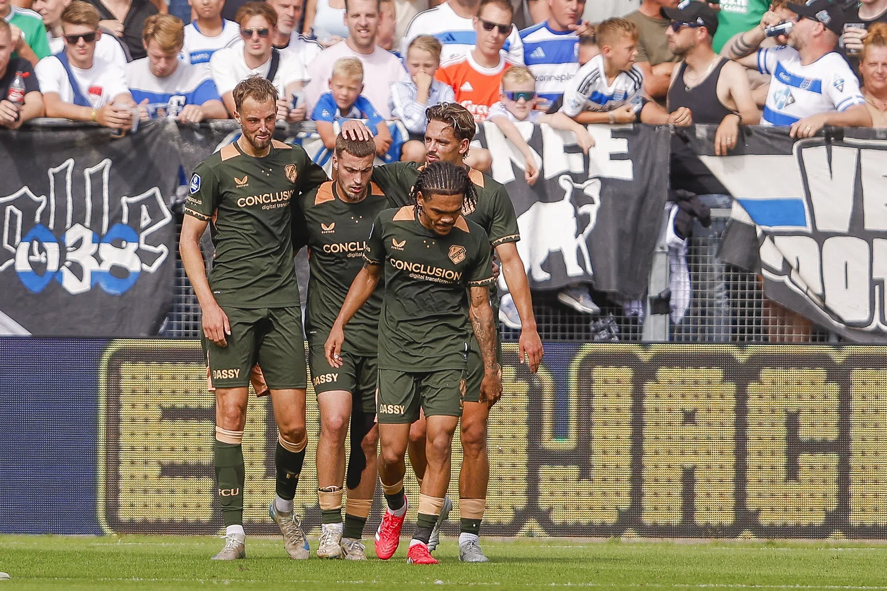 FC Utrecht verteert Europees feestje prima op bezoek in Zwolle
