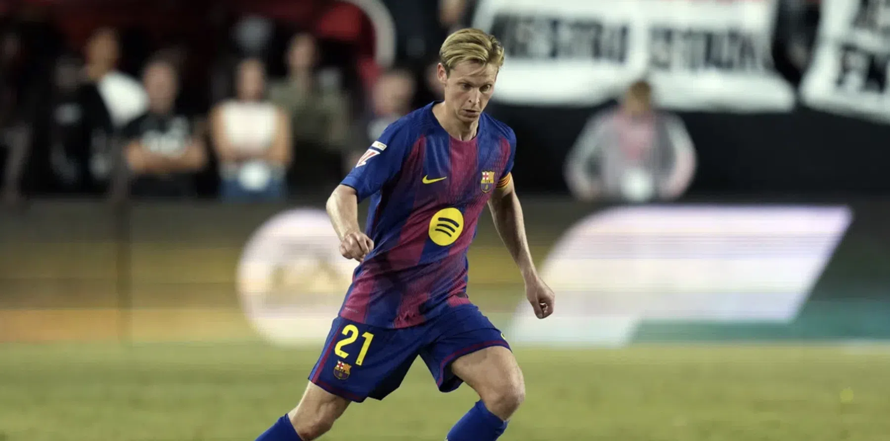 Frenkie de Jong presenteert aanwinst op Deadline Day