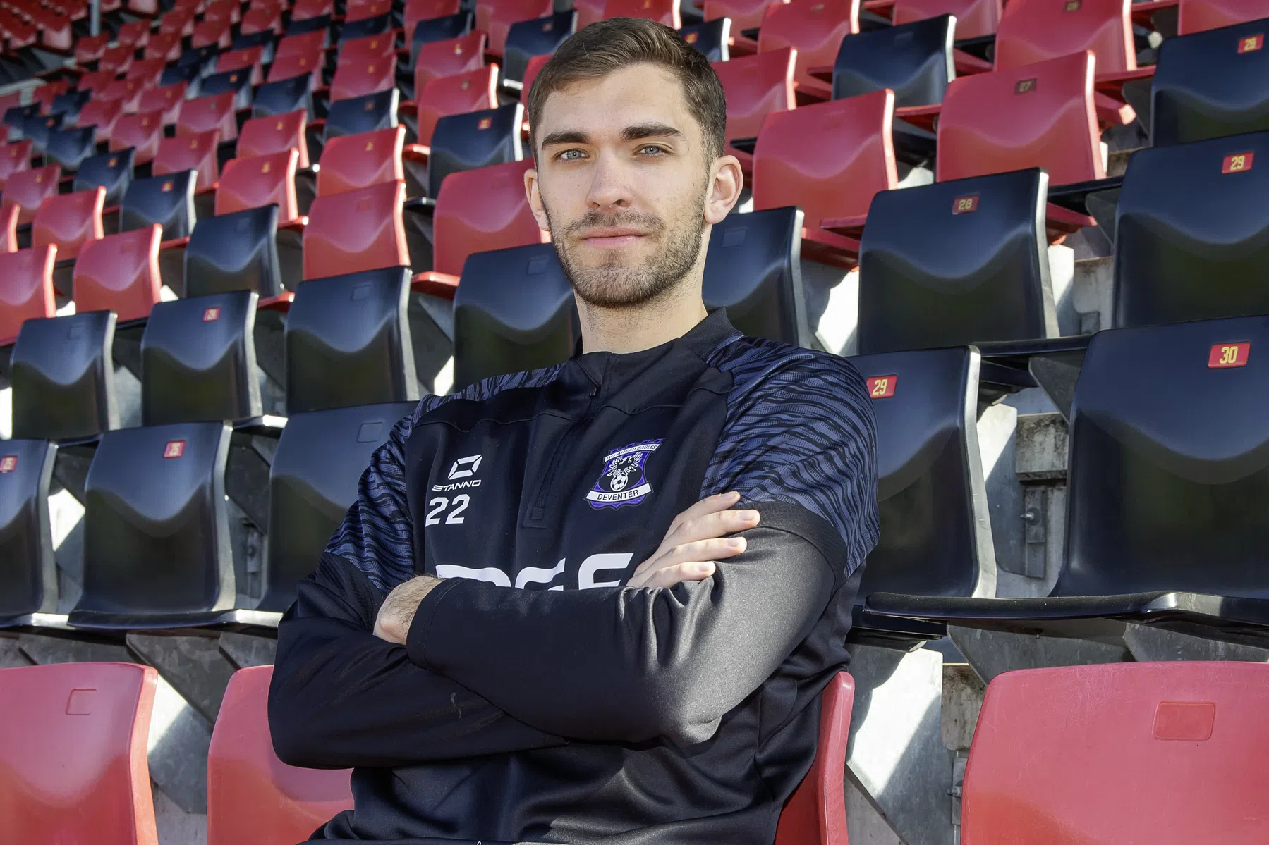 Jari De Busser legt uit waarom hij Go Ahead Eagles trouw blijft