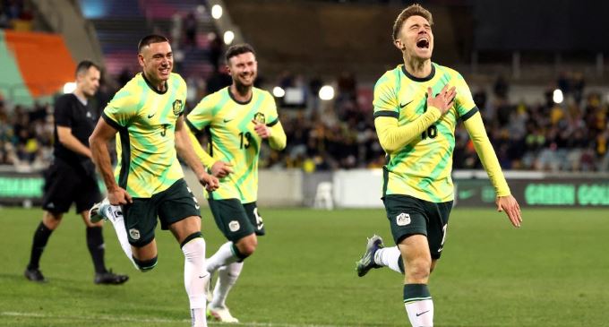 Jongensdroom voor NAC’er: debuut en winnende goal voor Socceroos