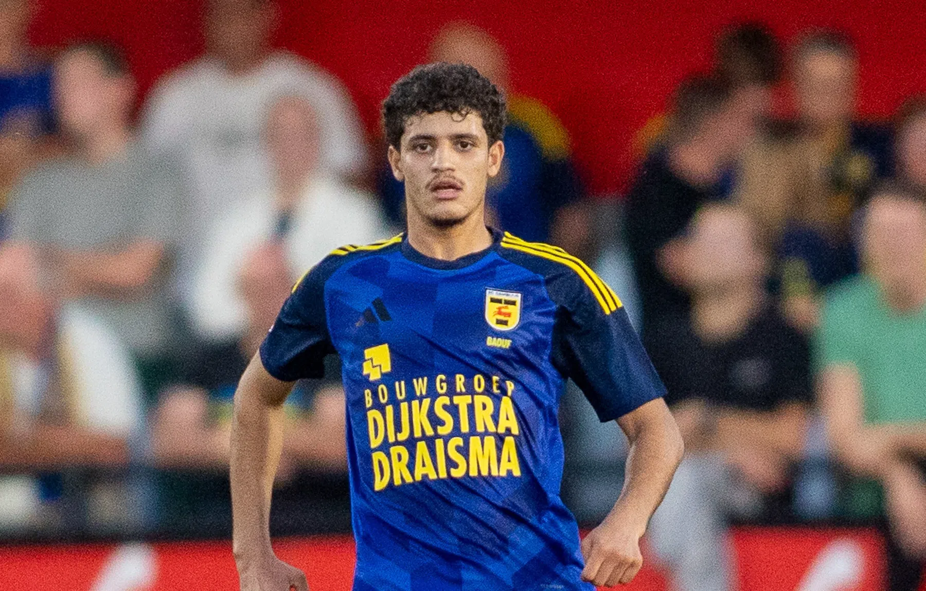 Cambuur-verdediger Baouf (18) schiet nogal ongelukkig in eigen doel