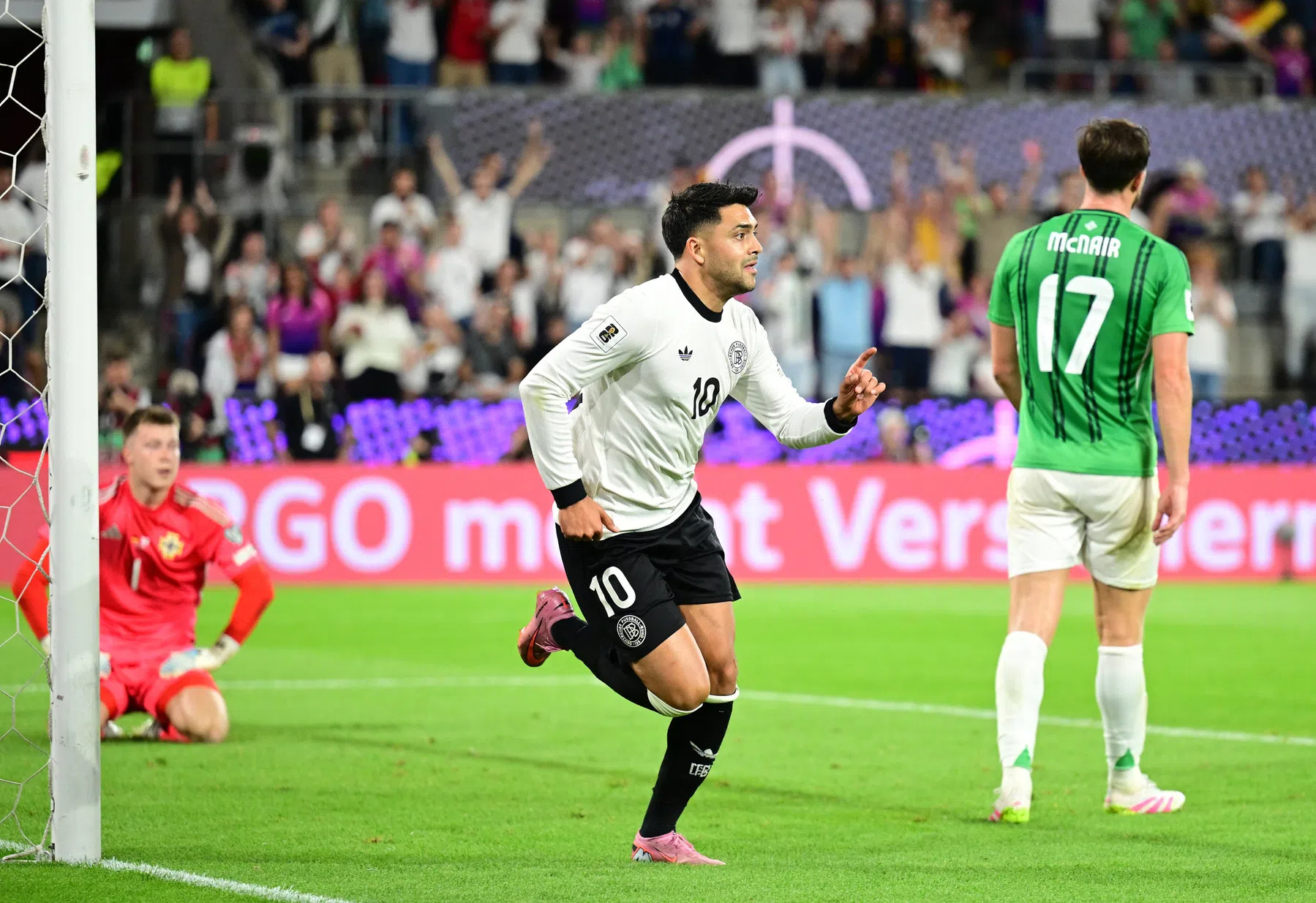 Duitsland herstelt zich mede dankzij fraaie goal Wirtz, wéér zesklapper België