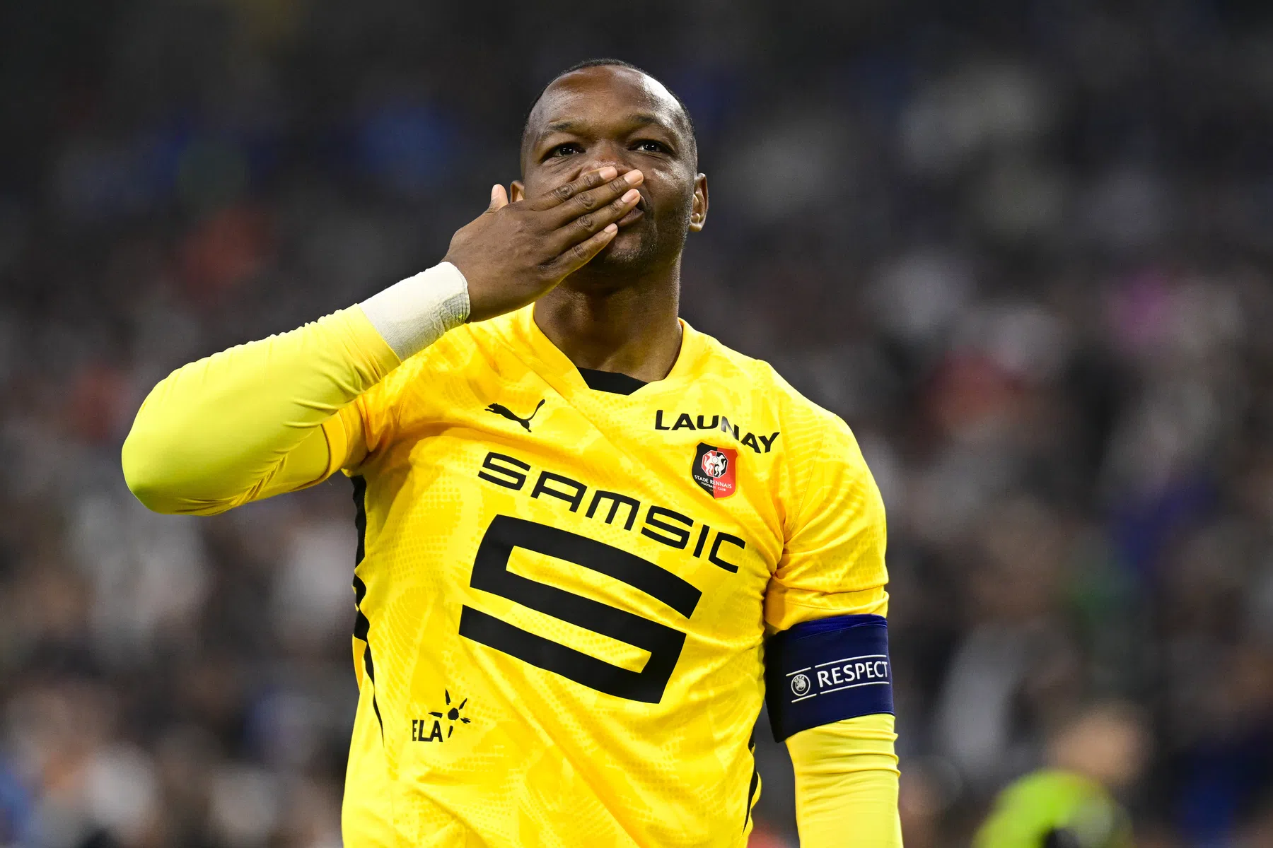 Voormalig WK-winnaar Mandanda (40) stopt ermee