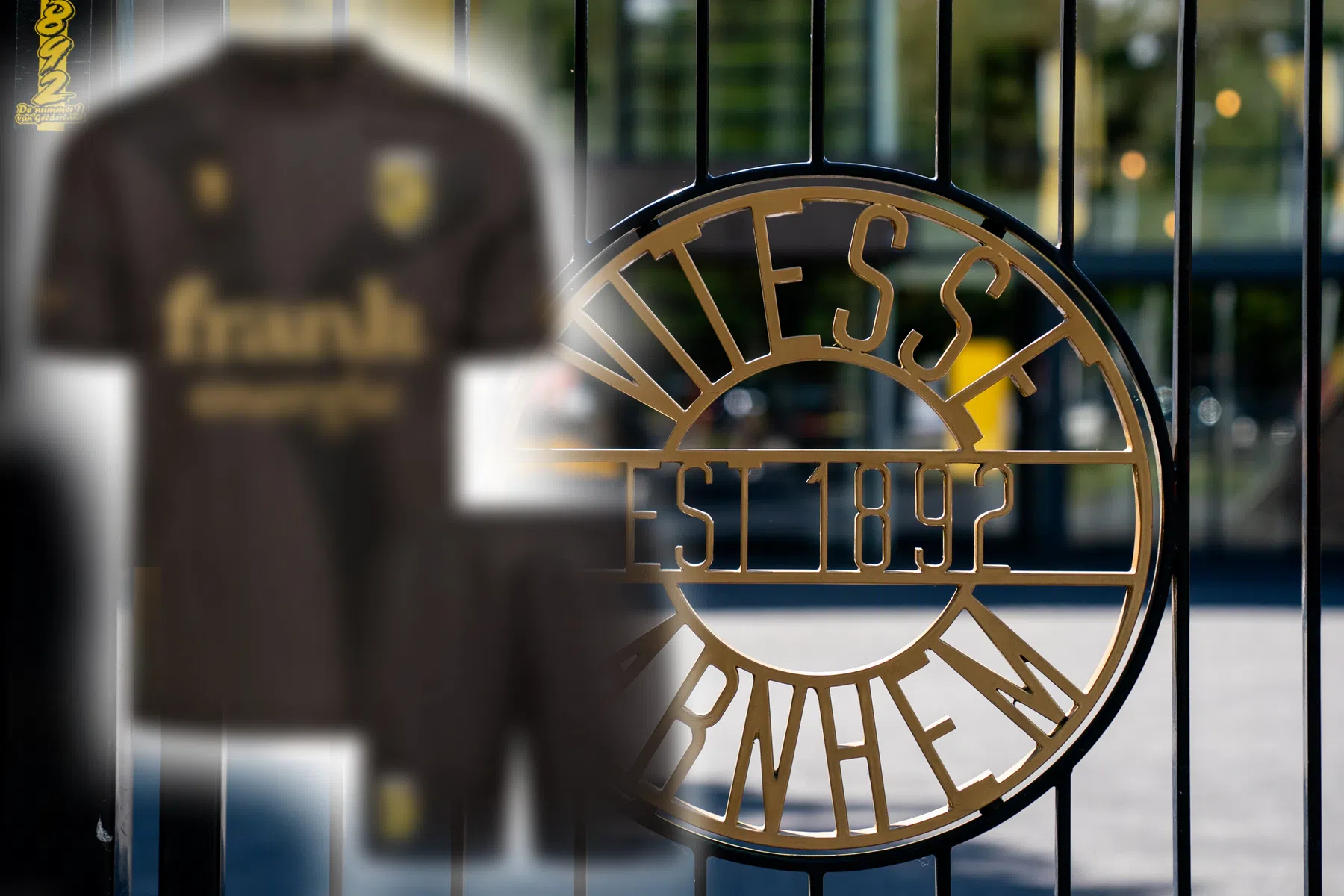 Zwart-goud uitshirt in bijzonder seizoen van Vitesse