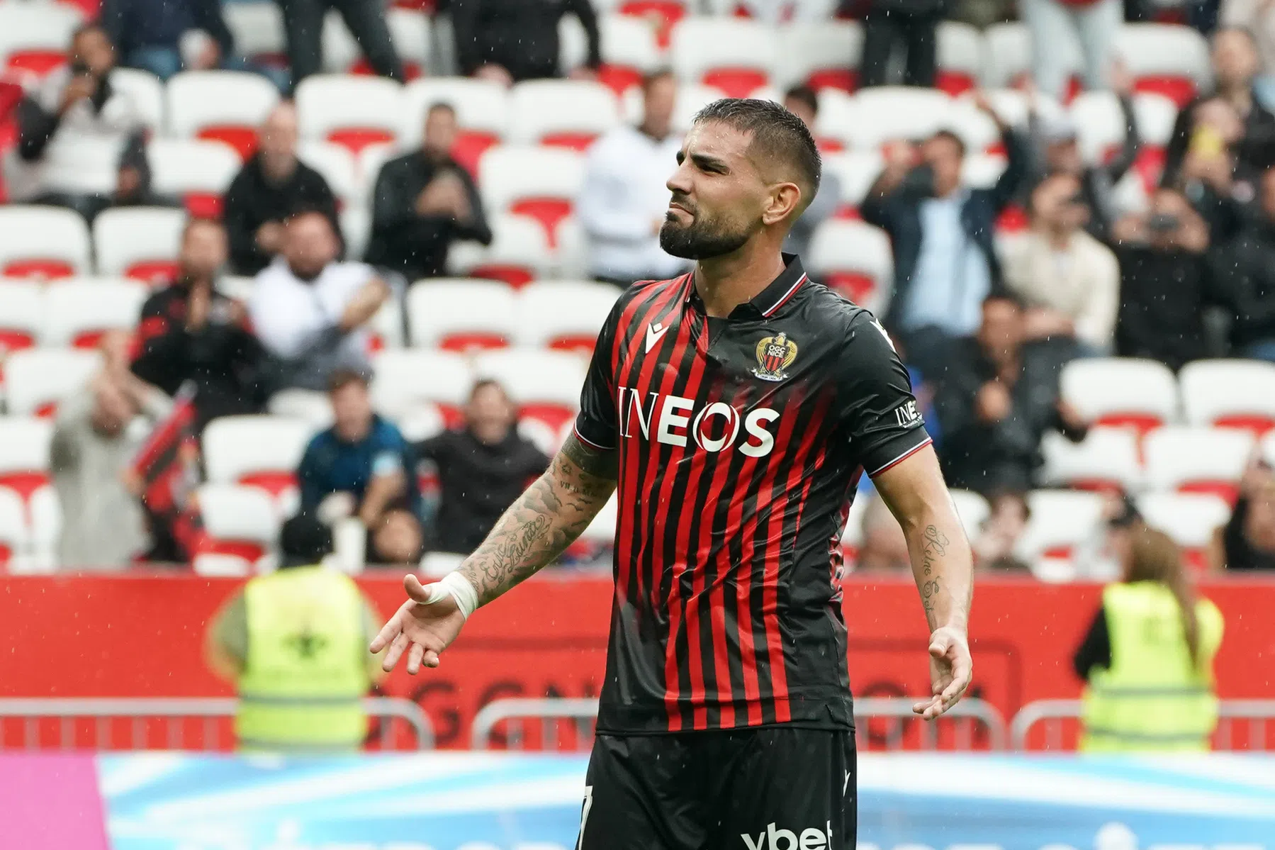 Frans voetbalsprookje: clubicoon keert op zevende niveau terug bij jeugdliefde
