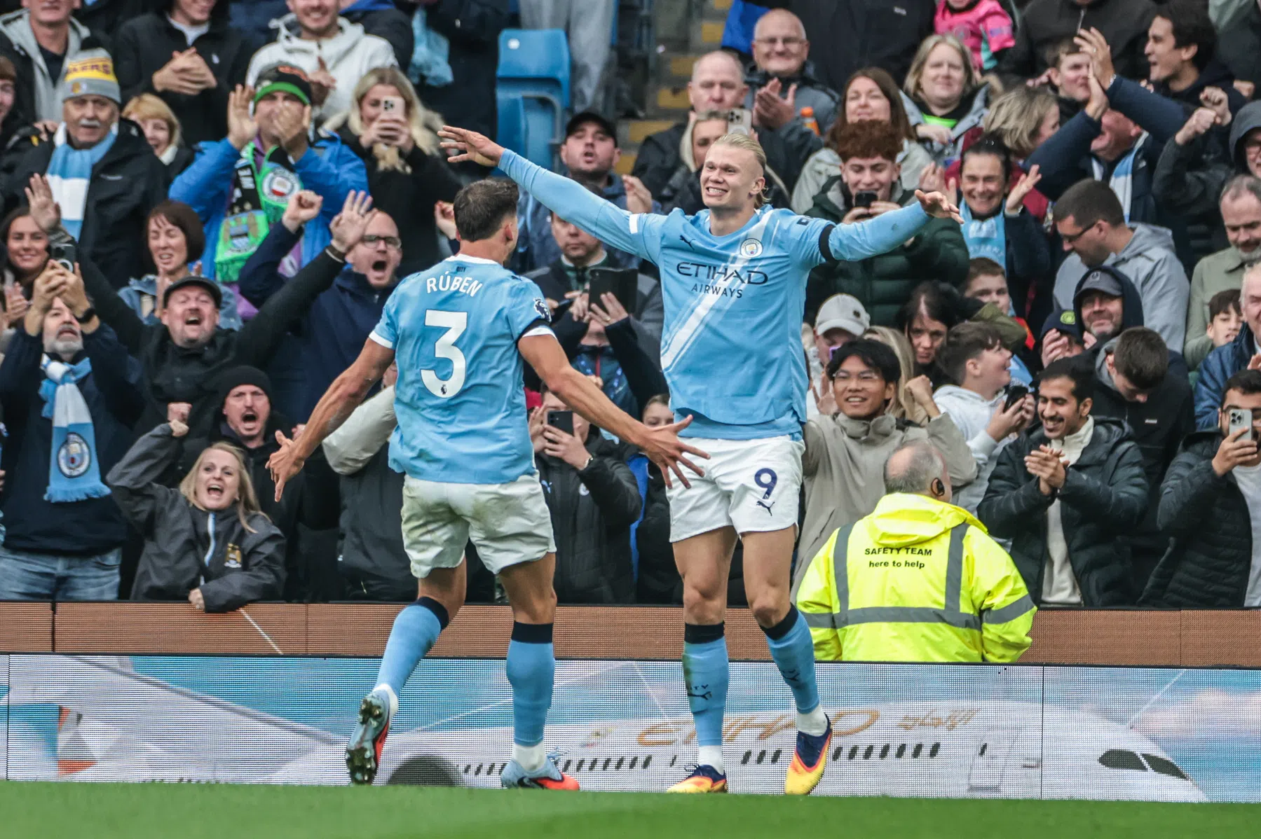 Manchester City deelt Manchester United volgende dreun uit