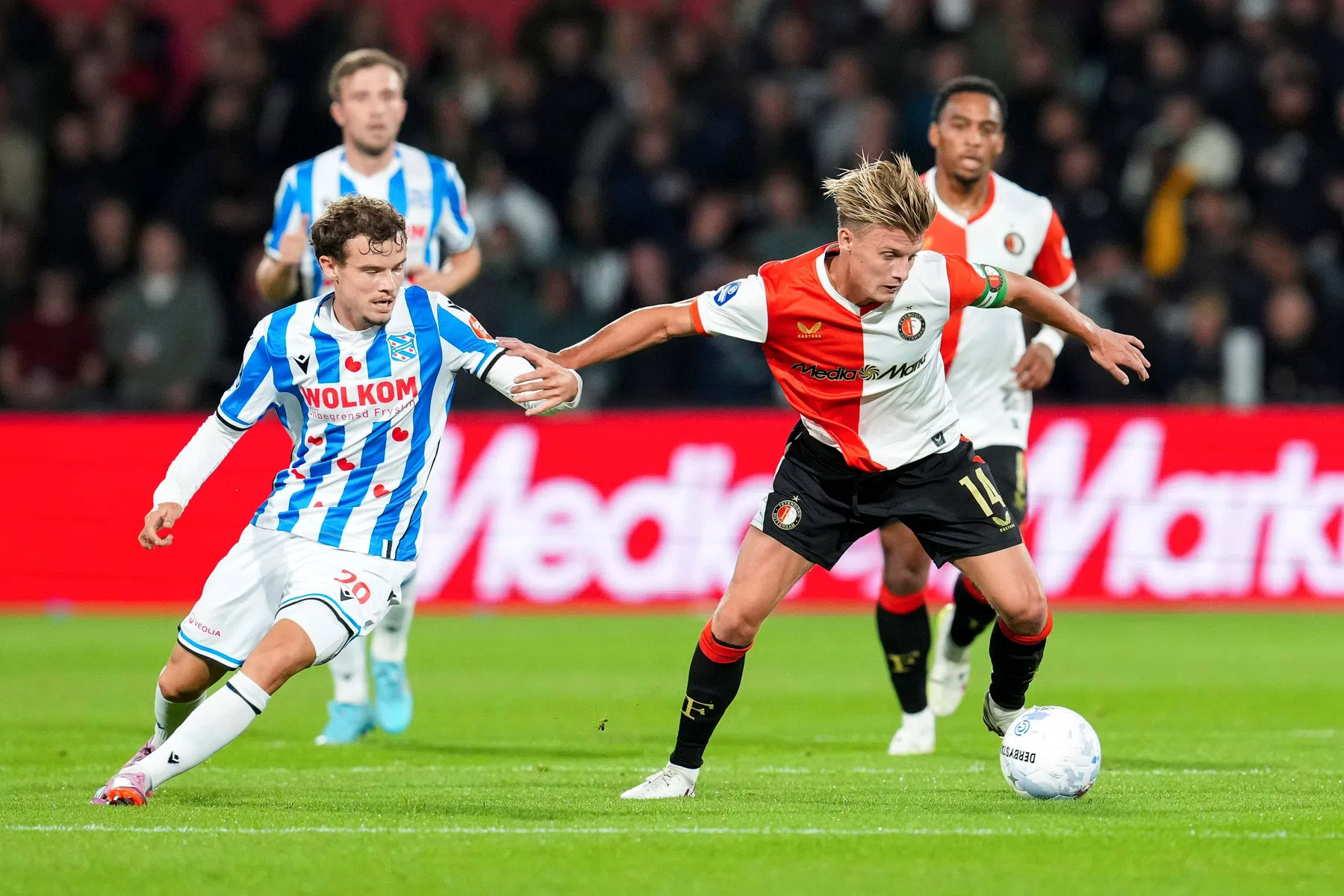 Strijd op het middenveld bij Feyenoord