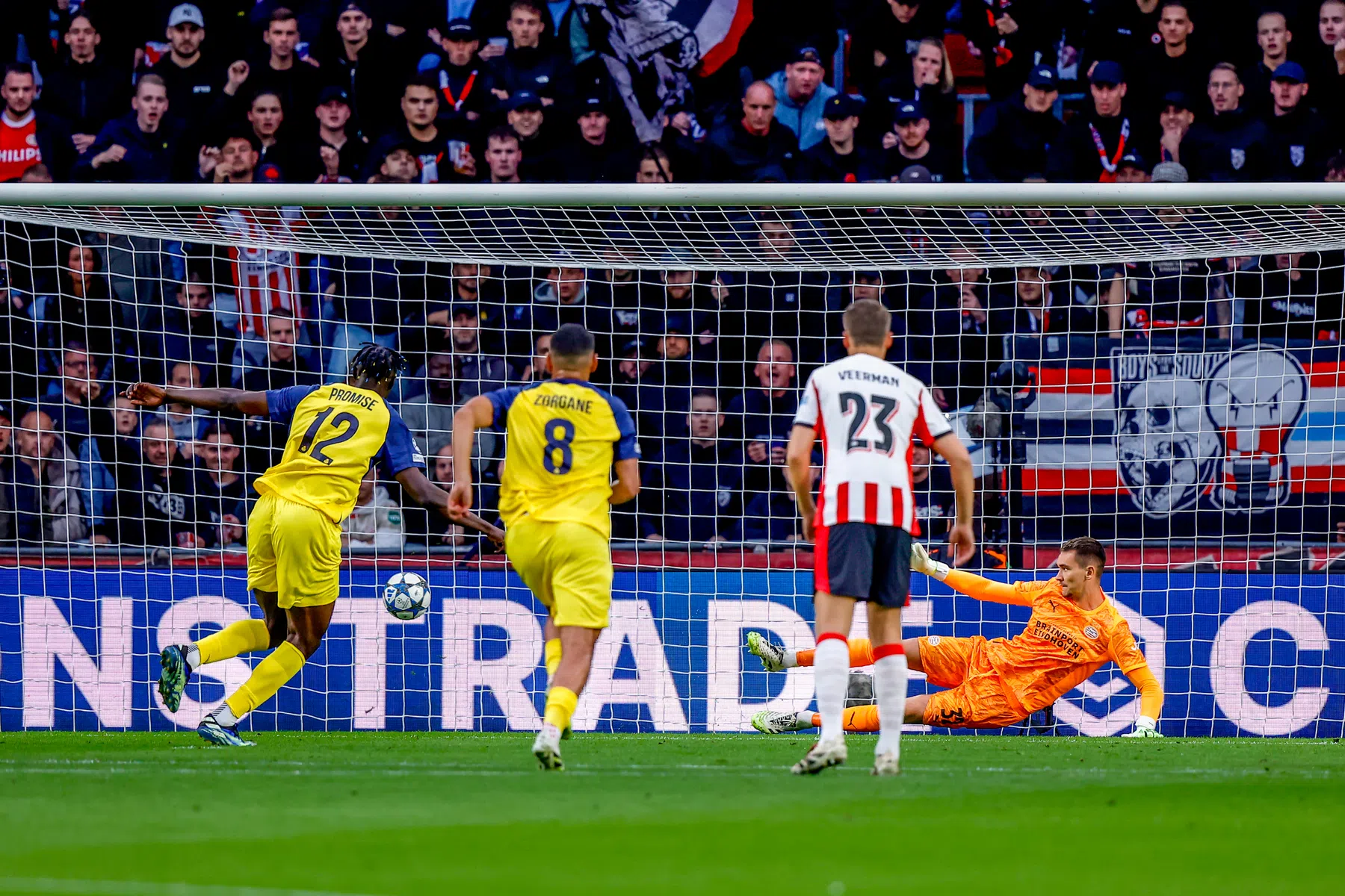 PSV incasseert eerste CL-doelpunt van dit seizoen uit een strafschop