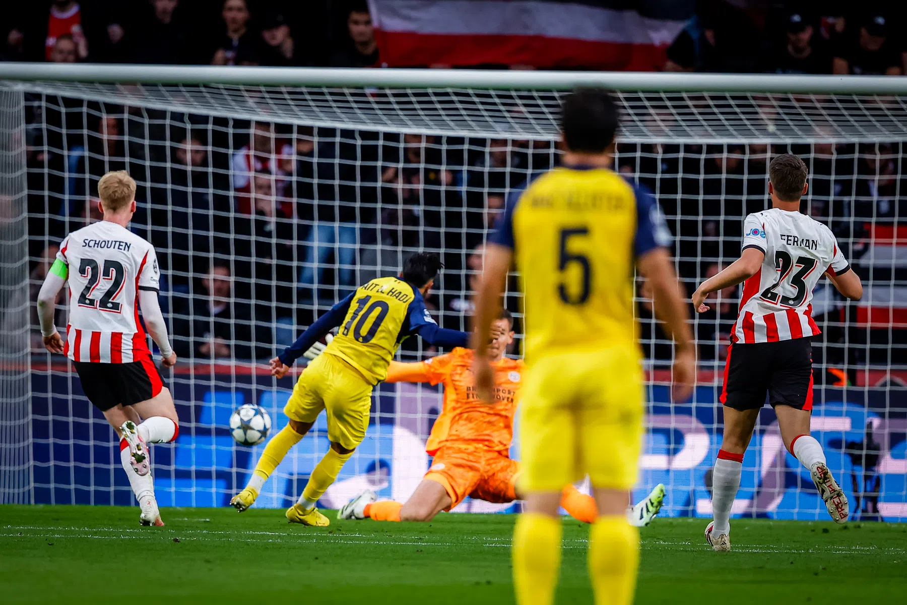 PSV staat na dramatische avond voor loodzware missie in Champions League