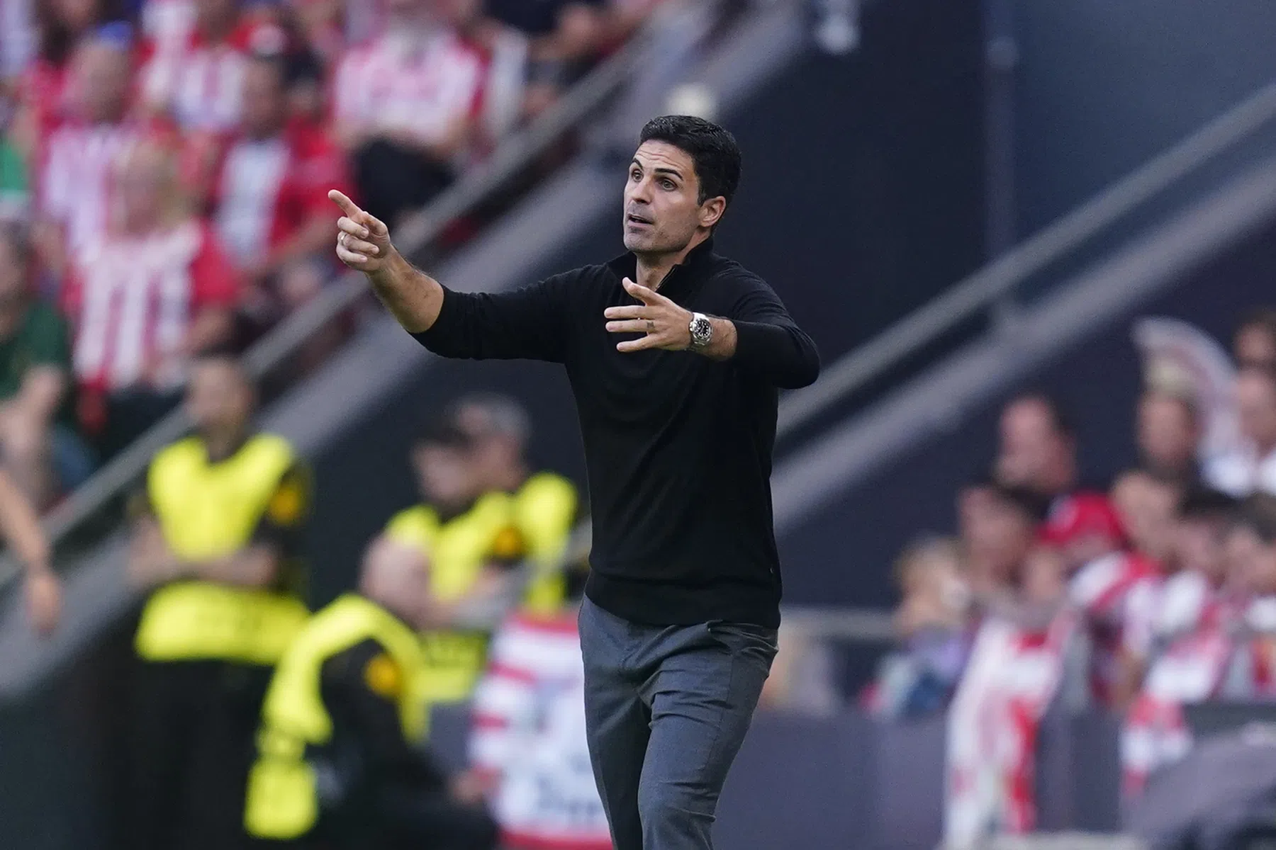 Blikseminvalbeurt Martinelli helpt Arsenal langs Athletic Bilbao