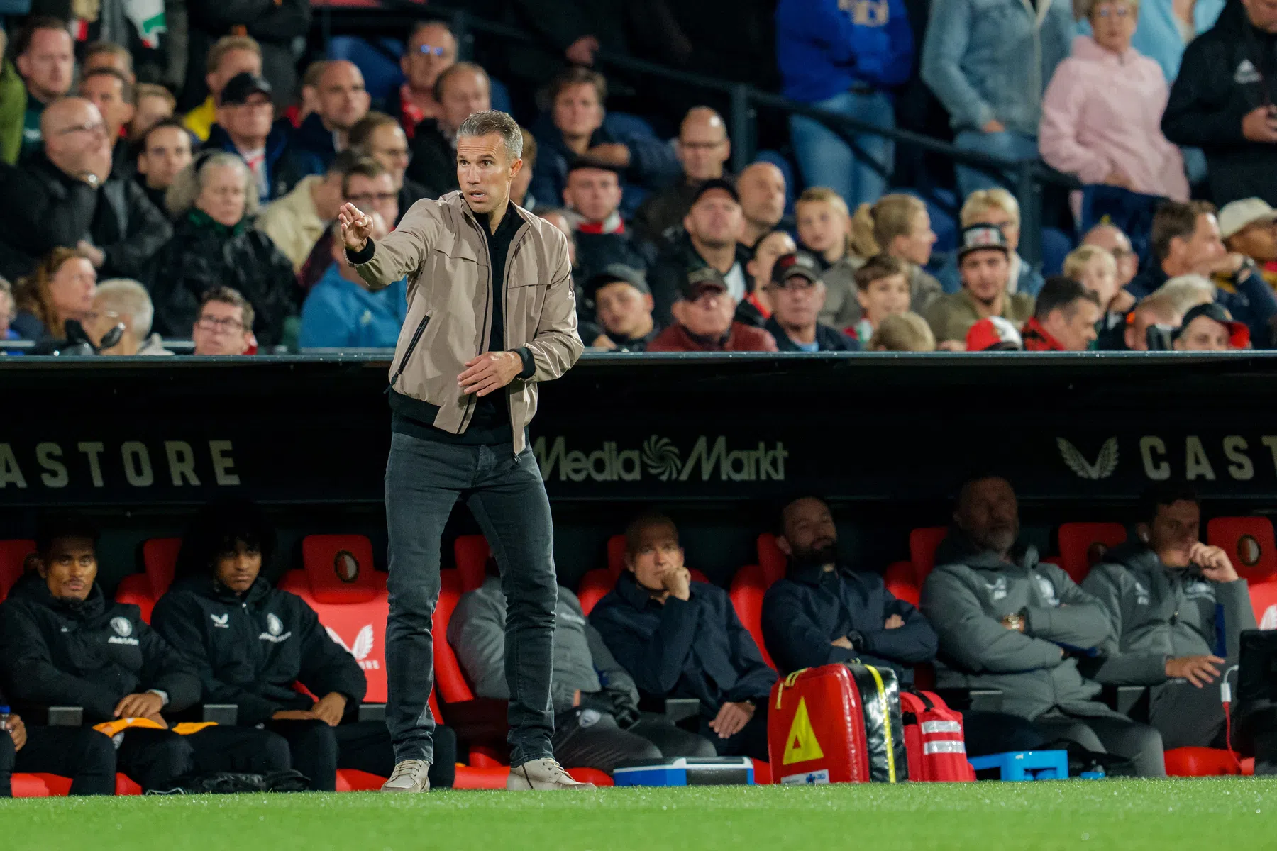 Van Persie straalt na verdedigende masterclass: 'Alsof ze 20 jaar samen spelen'