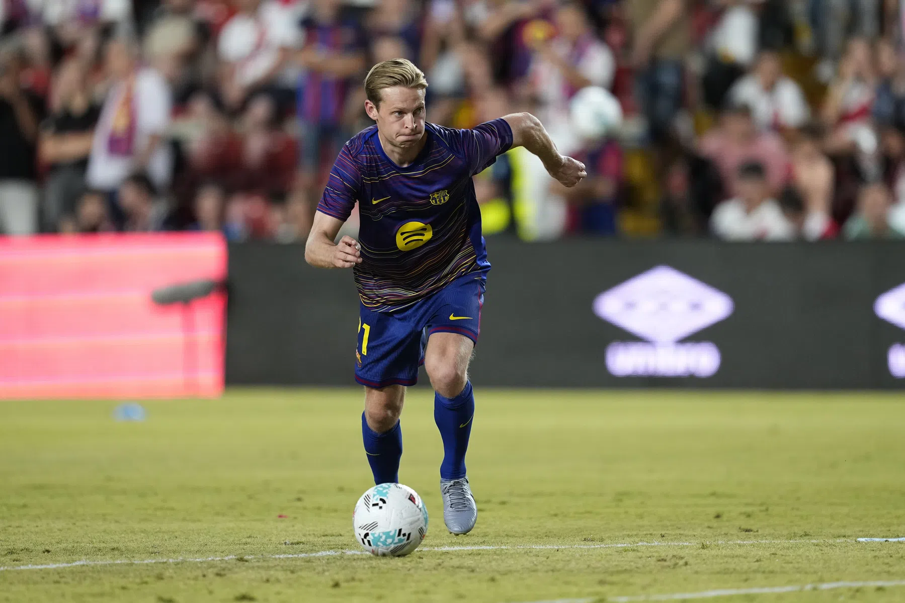 Frenkie de Jong met Barca mee naar Engeland, Yamal ontbreekt nog