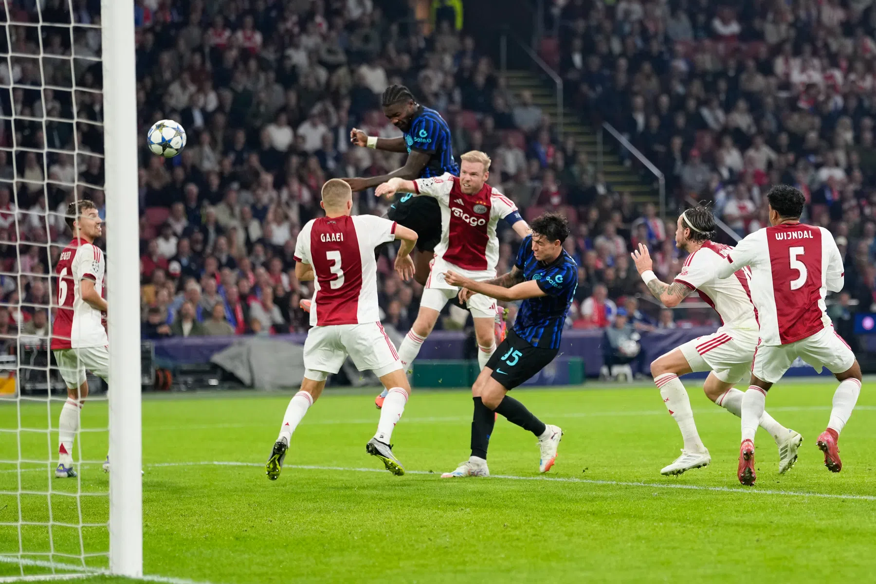 Nederlandse topclubs leggen het in Europa al jaren af in de lucht