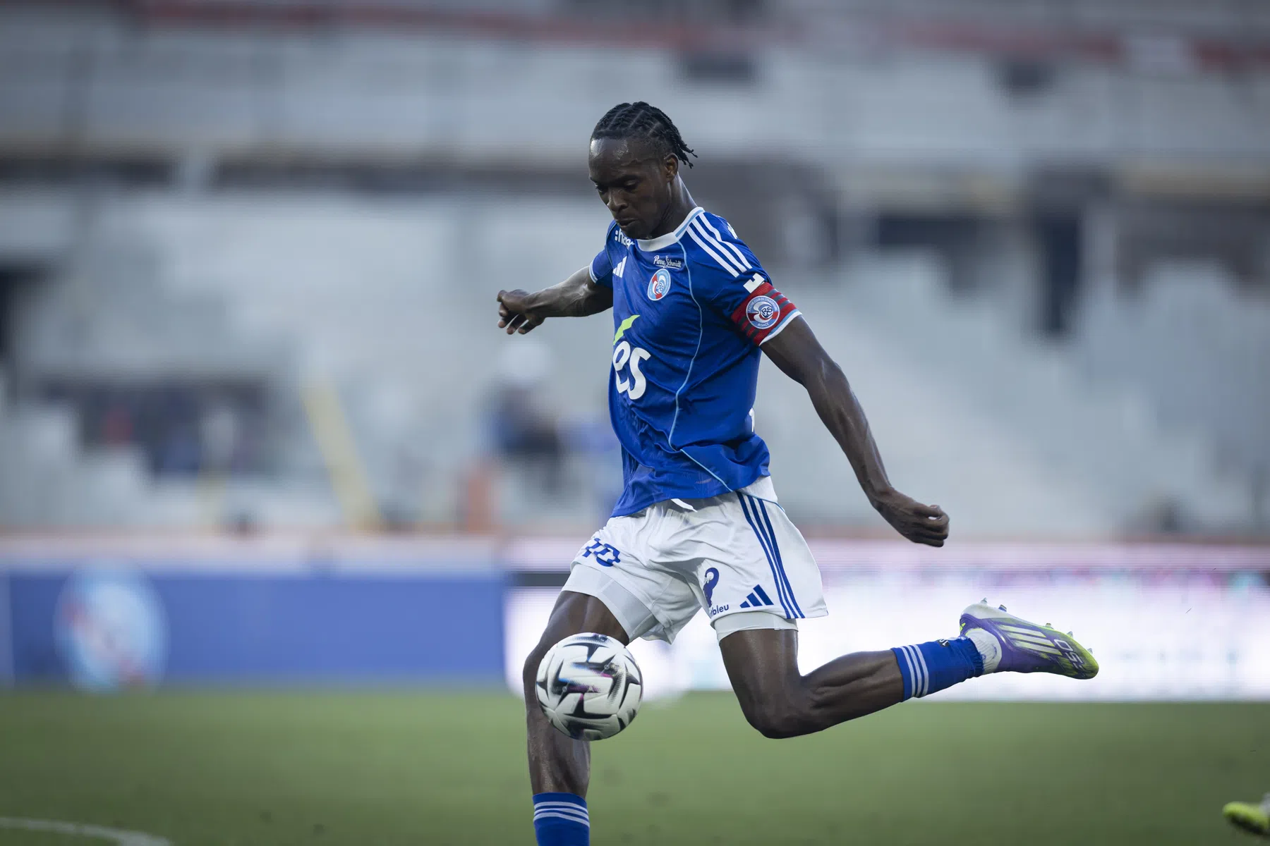 Ook voorzitter steunt Emegha: maatregelen op komst bij Strasbourg