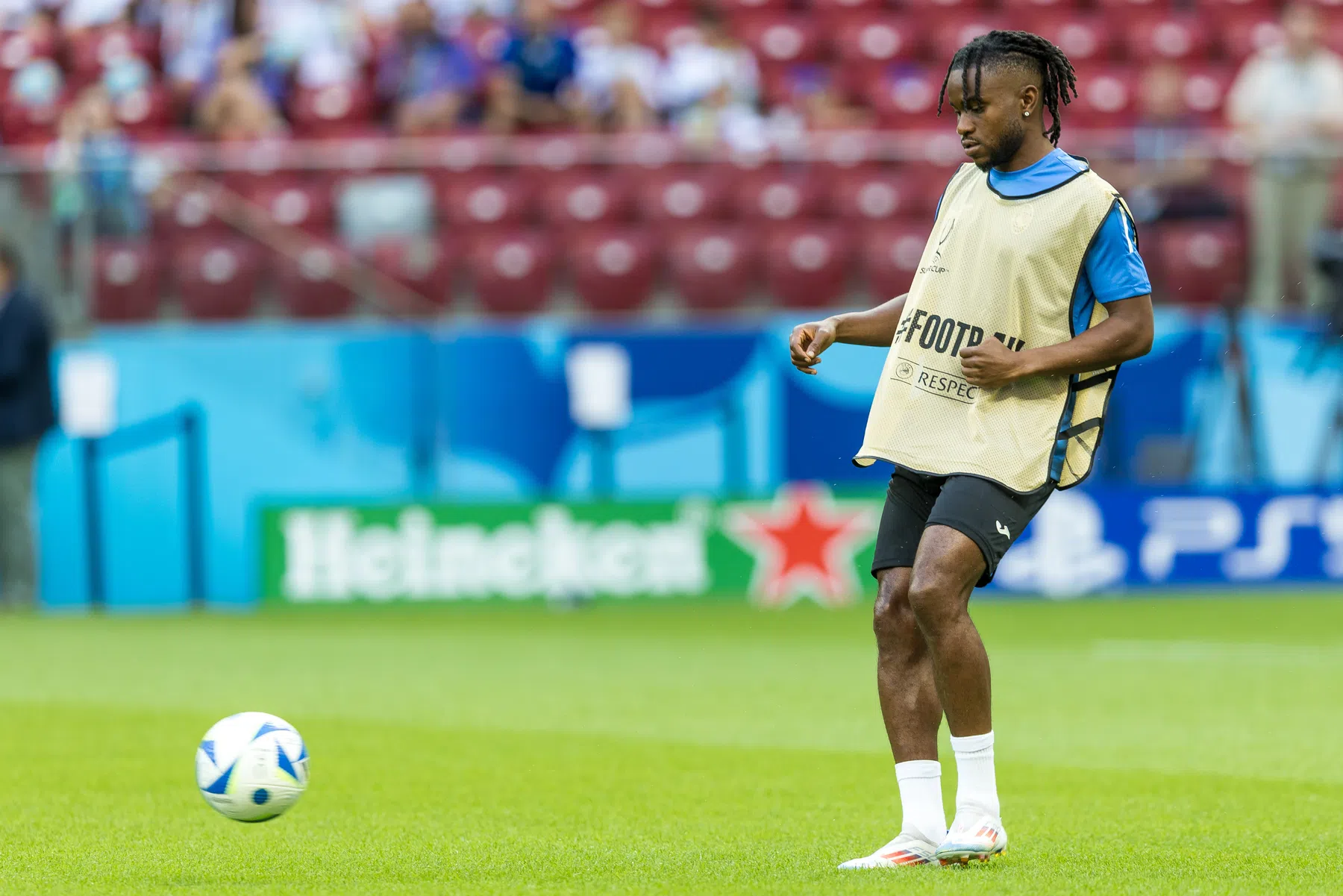 Atalanta-ster in genade aangenomen: Lookman terug op de training