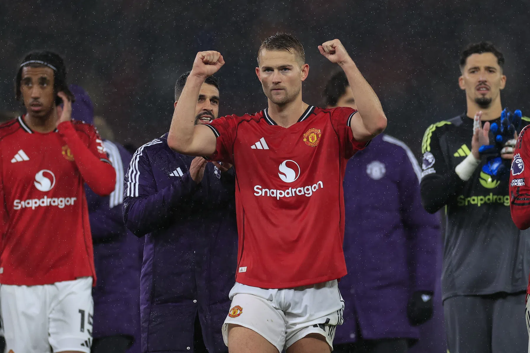 De Ligt komt bovendrijven bij Man Utd: 'Laat eindelijk zijn Ajax-kwaliteiten zien'