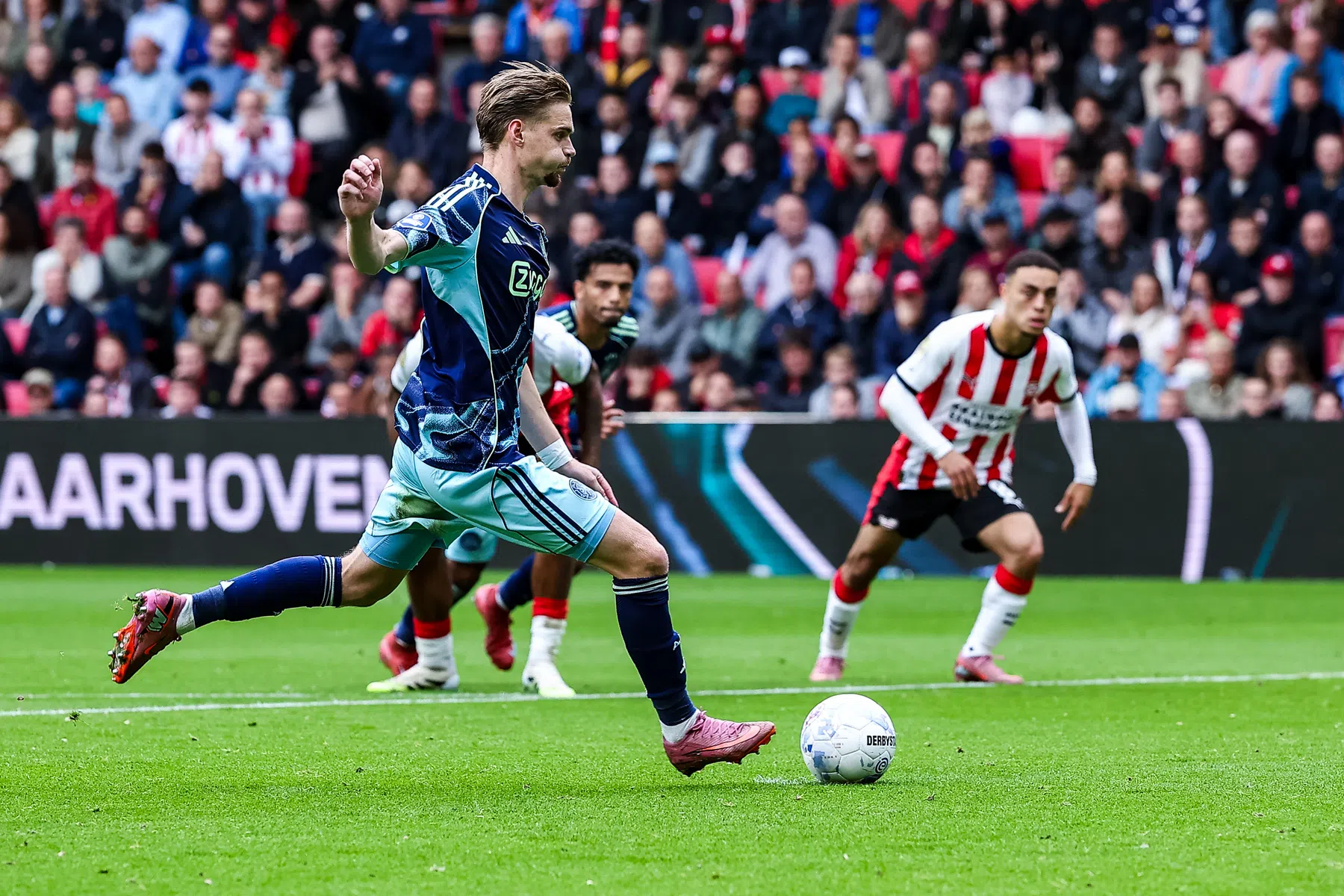 Strafschop helpt Ajax langszij, nam Gozubuyuk het juiste besluit?