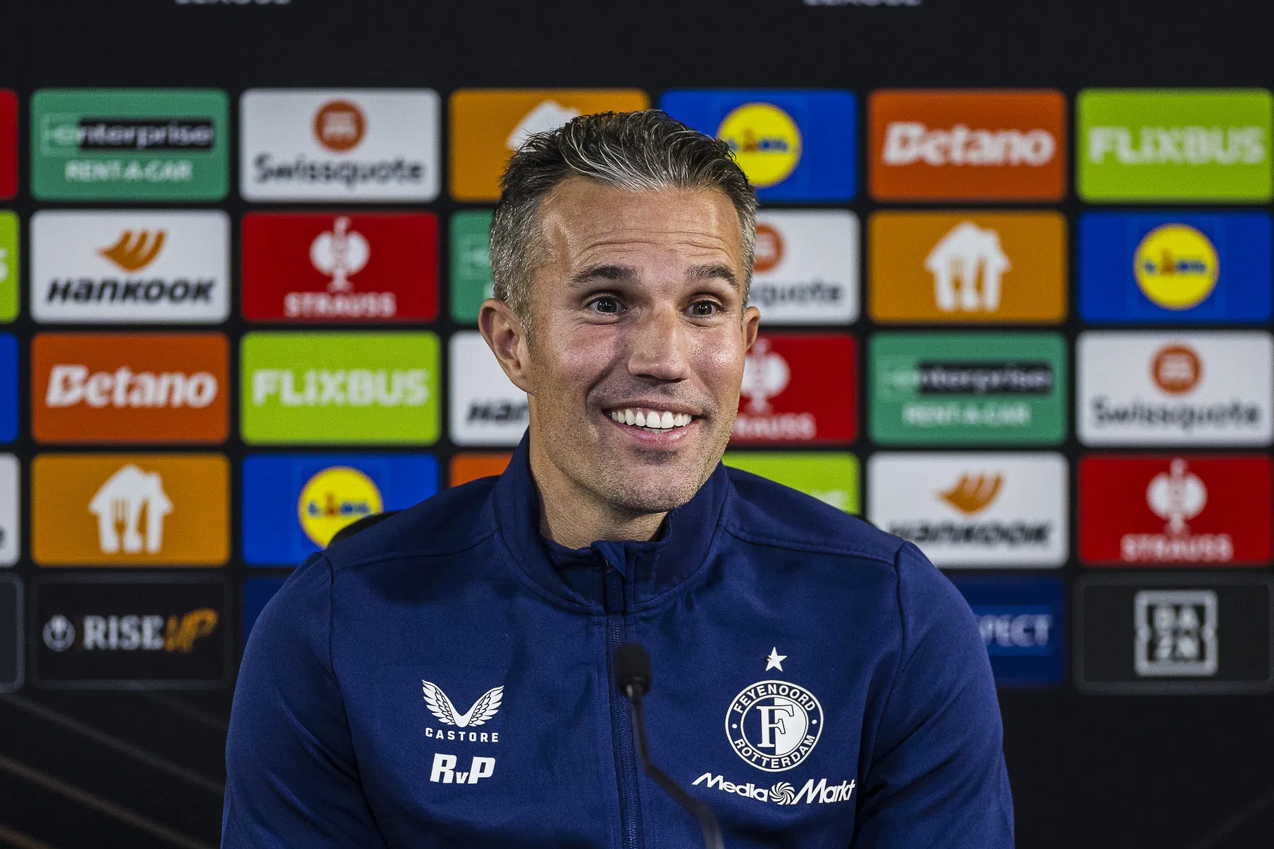 Van Persie prijst Ueda, maar geeft in Braga kans aan Tengstedt