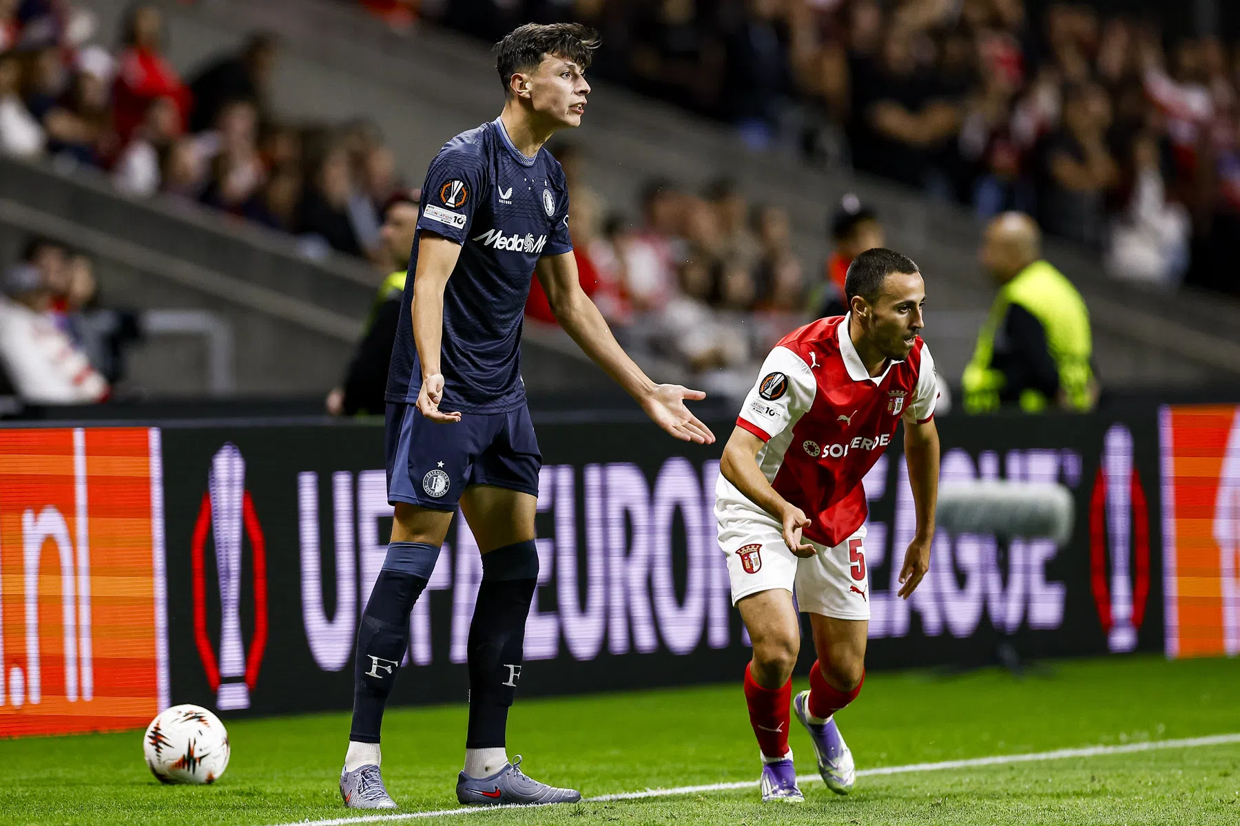 Ahmedhodzic door het stof