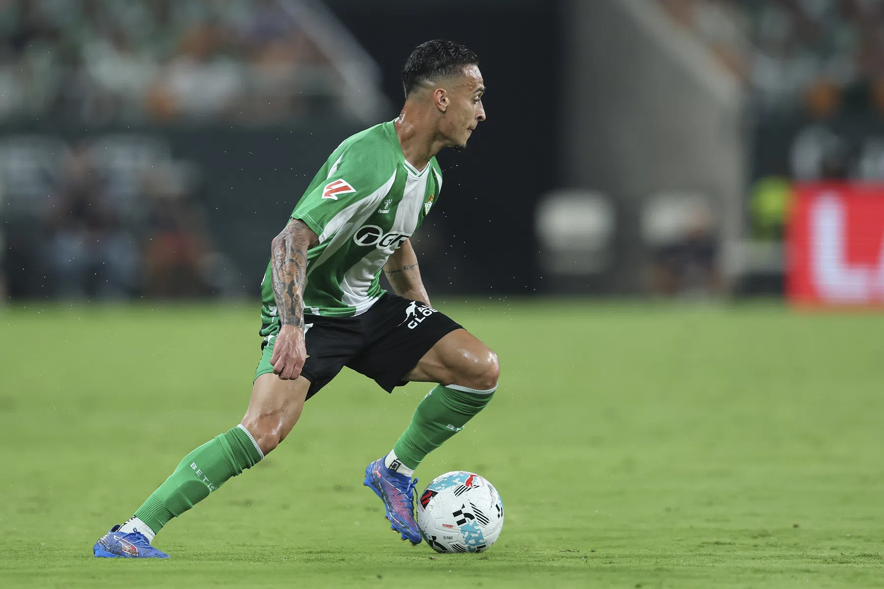 Antony verstiert Nottingham-feest in Sevilla, opvallend record Arnautovic