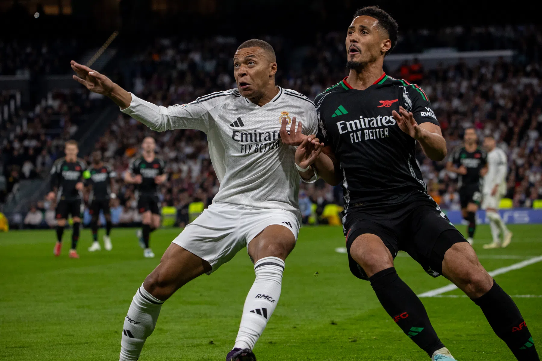 'Arsenal houdt Saliba met nieuw contract uit handen van Real Madrid'