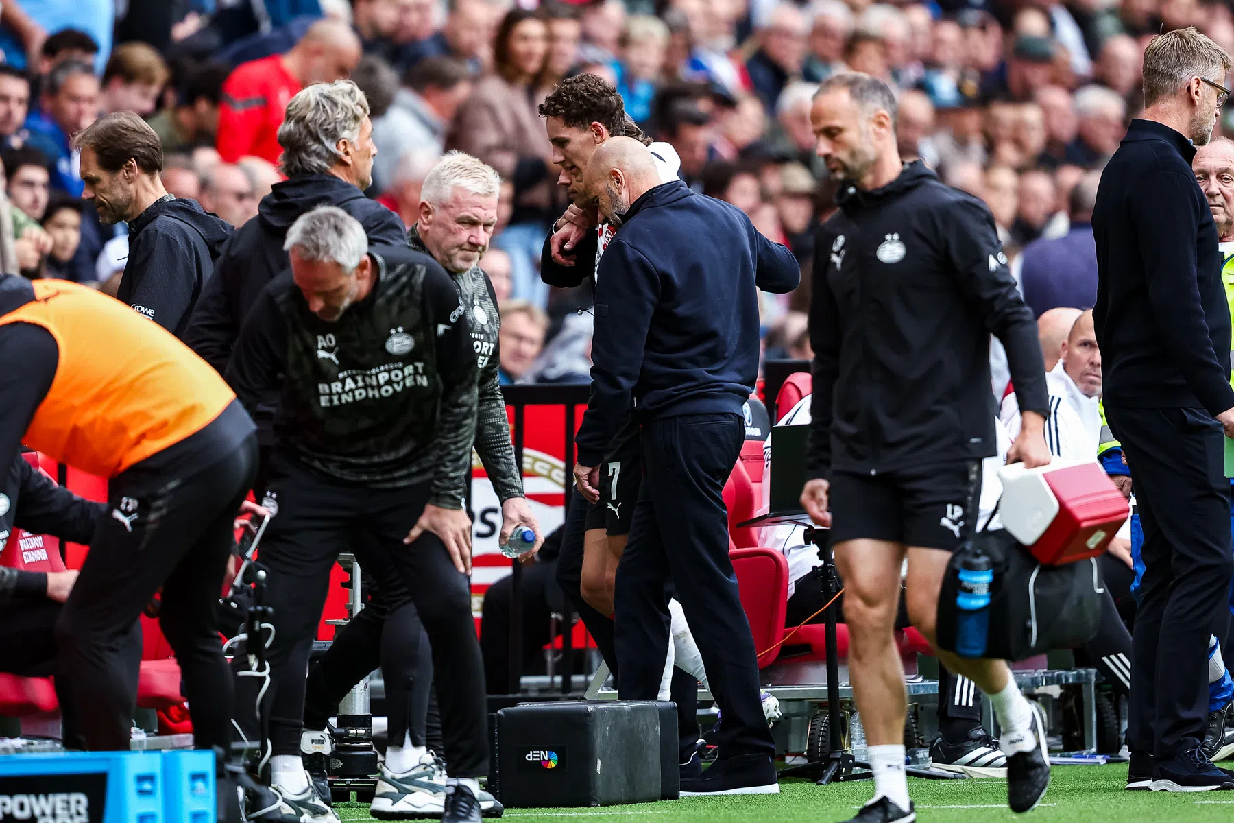 Bosz leeft mee met Van Bommel: 'Dit is verschrikkelijk voor Ruben'