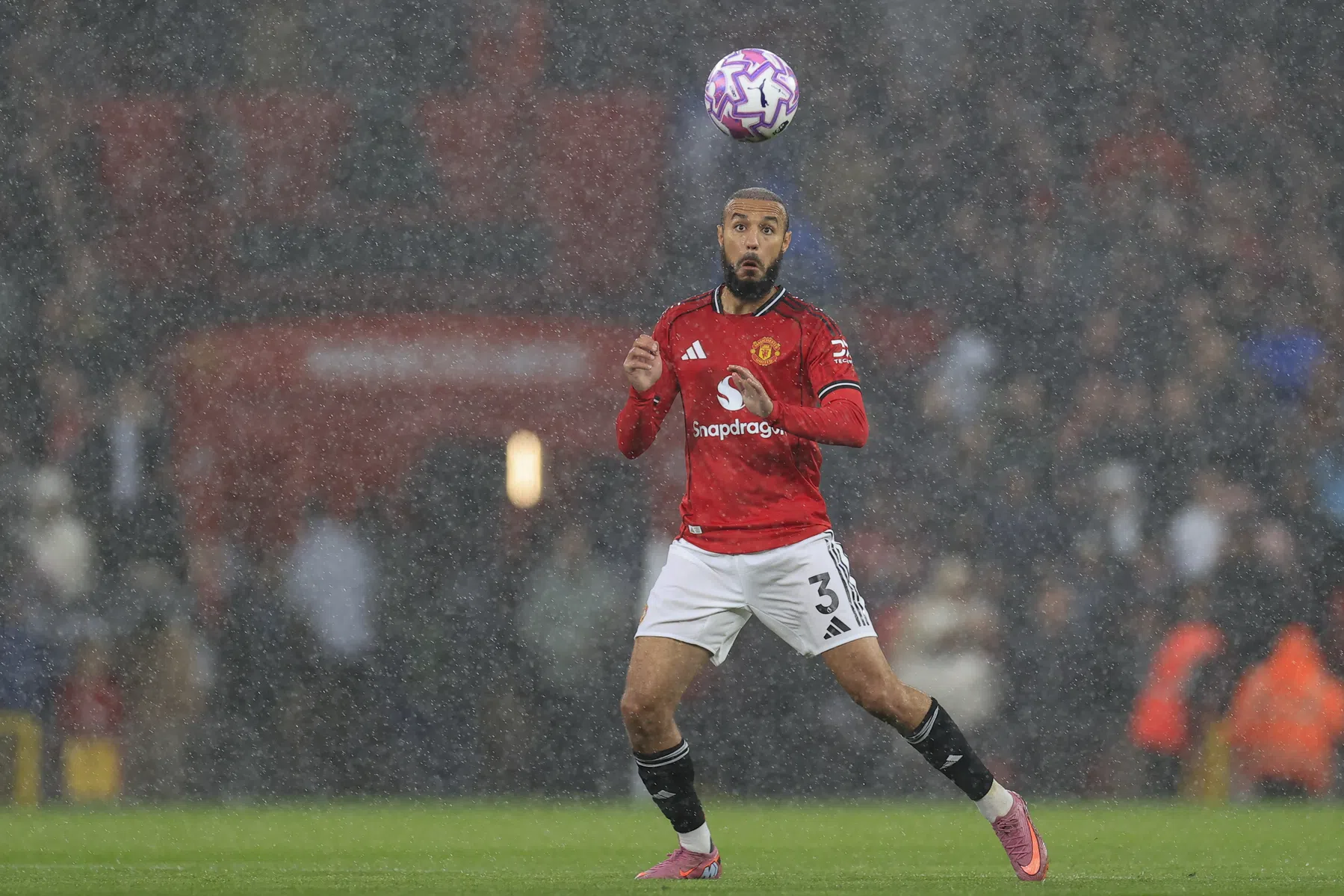 Manchester United ziet Mazraoui voor weken wegvallen