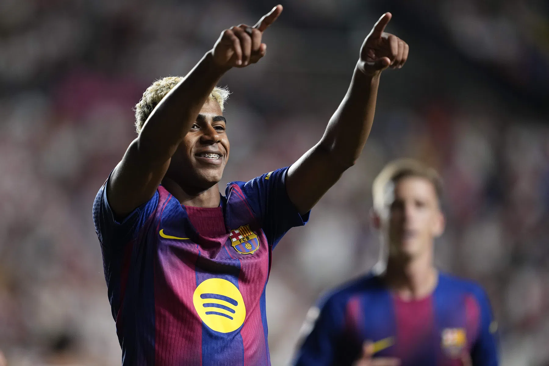 Veelbesproken Lamine Yamal maakt Barça-fans blij: 'Ik ben terug!'
