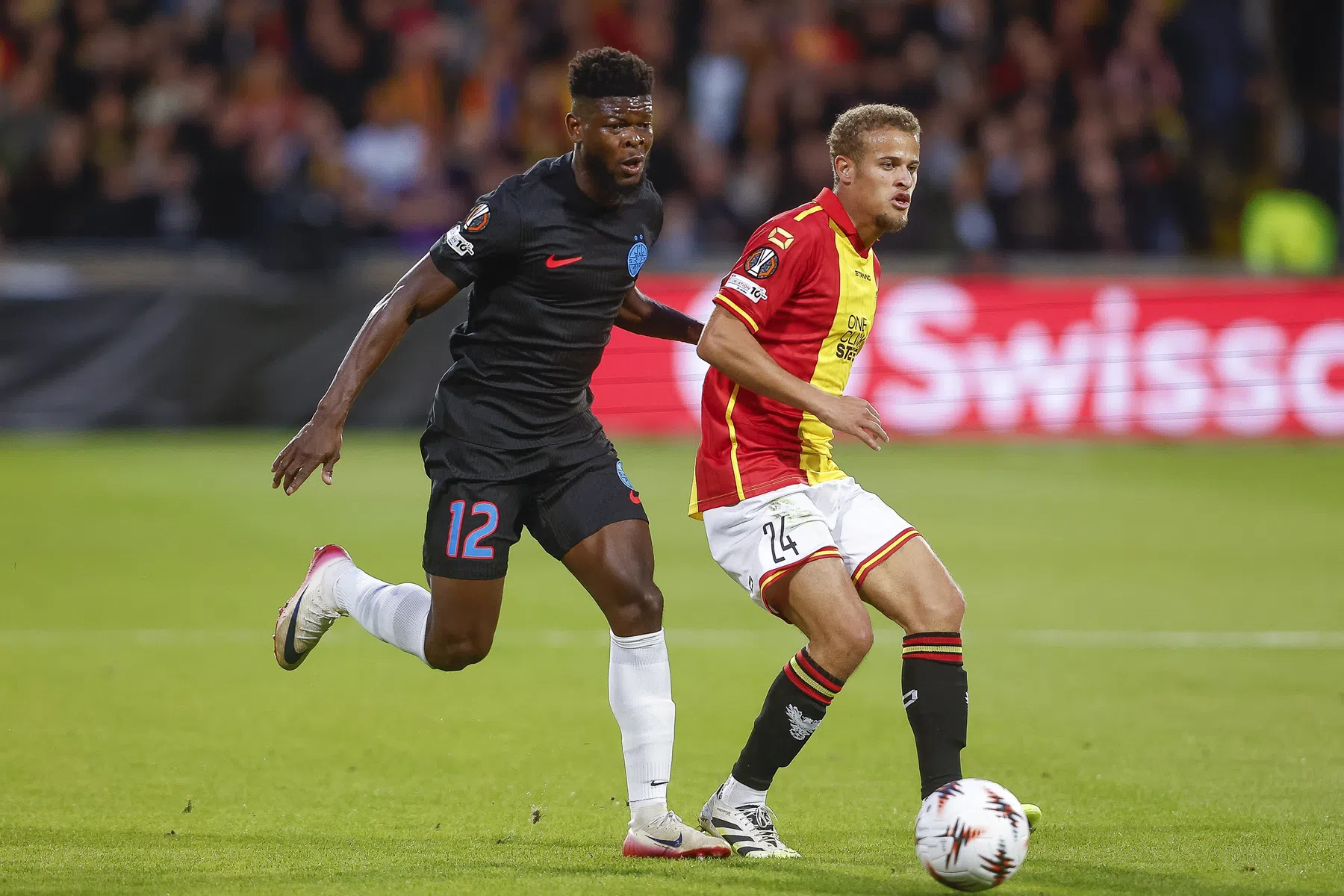 Markante FCSB-eigenaar noemt eigen speler een snelweg, grapjes met Youri Mulder