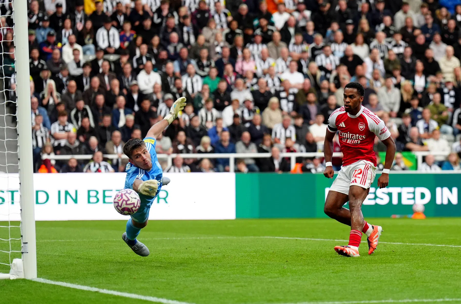 Arsenal ontsnapt bij Newcastle en profiteert van Liverpool-nederlaag